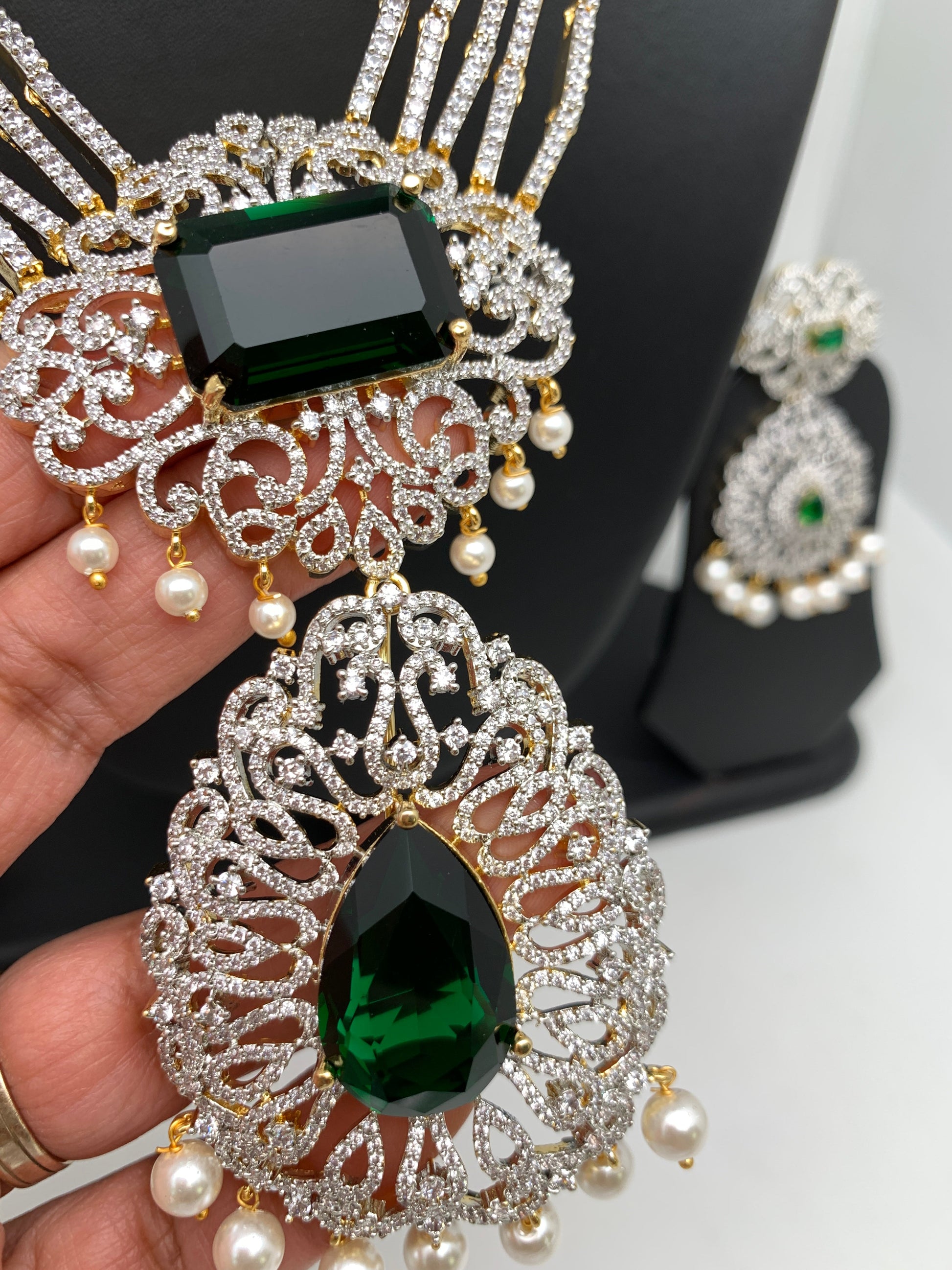 Doublet Stone Multi Layer Detachable Pendent Short Necklace - Green