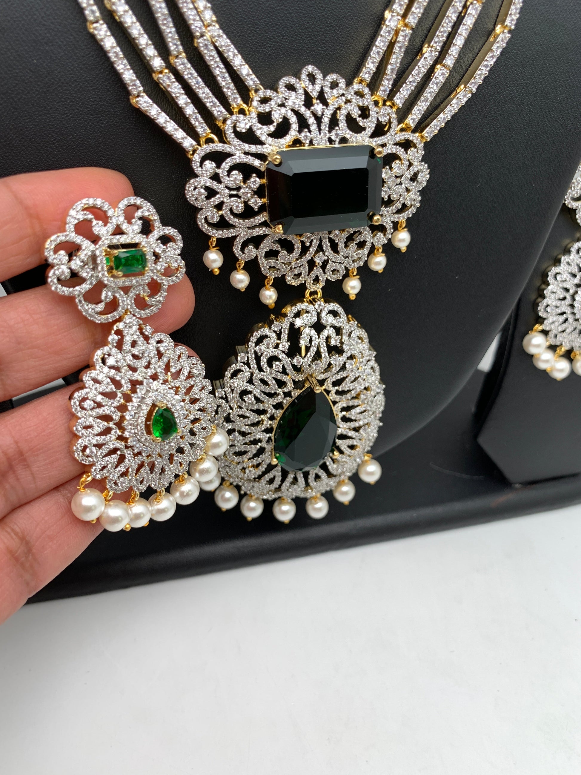Doublet Stone Multi Layer Detachable Pendent Short Necklace - Green