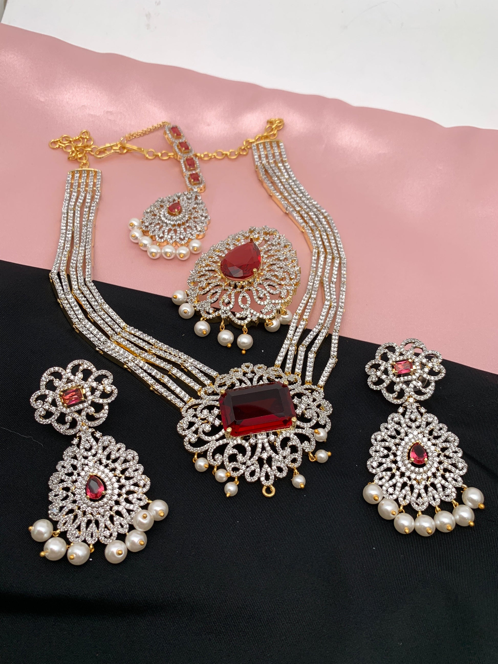 Doublet Stone Multi Layer Detachable Pendent Short Necklace - Red