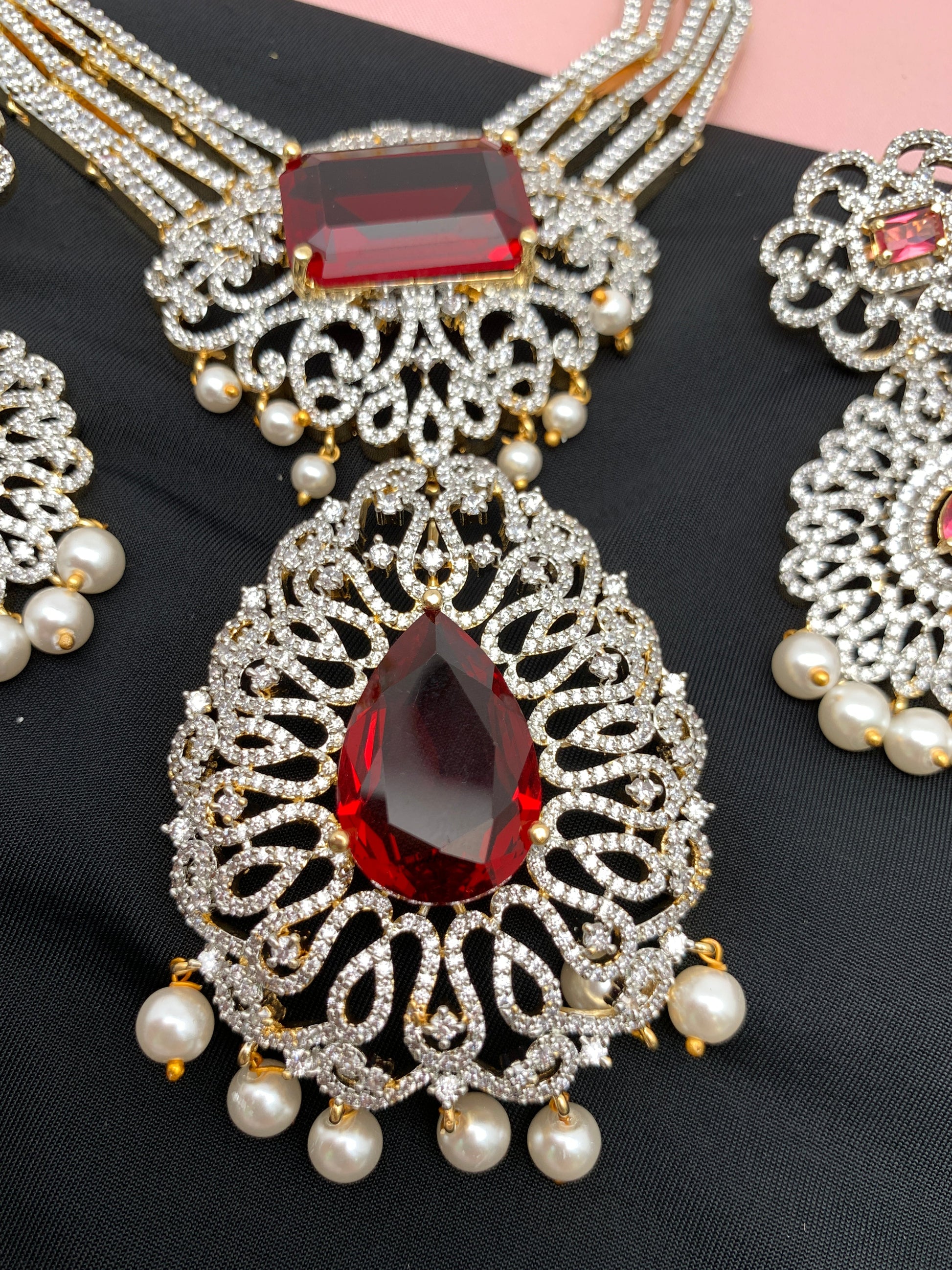 Doublet Stone Multi Layer Detachable Pendent Short Necklace - Red