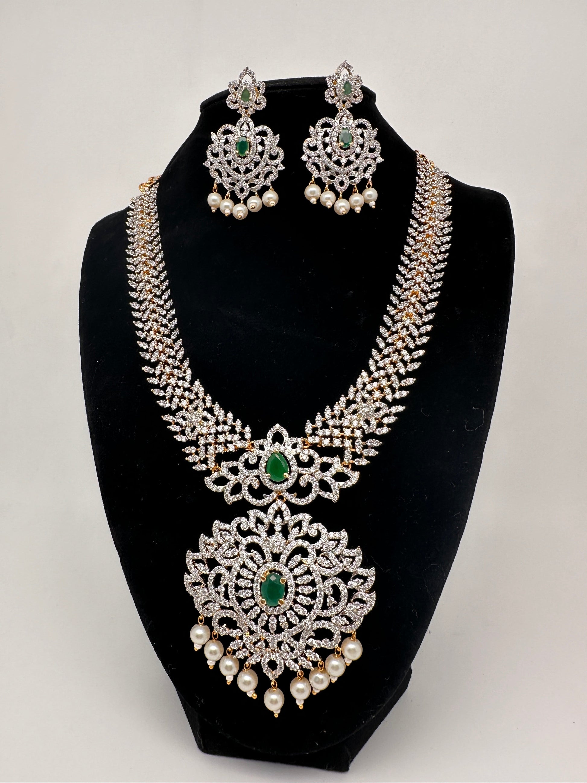 AD Diamond Finish Color Stone Floral Design Short Necklace - Green