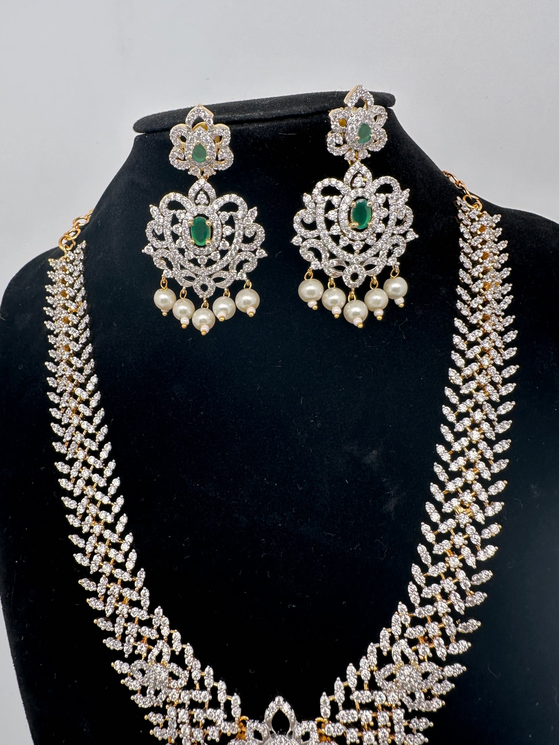 AD Diamond Finish Color Stone Floral Design Short Necklace - Green