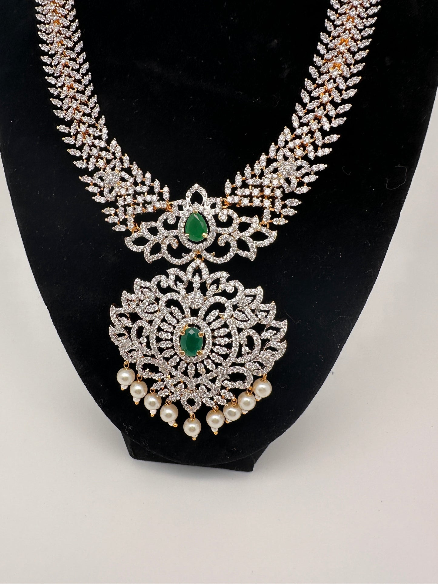 AD Diamond Finish Color Stone Floral Design Short Necklace - Green