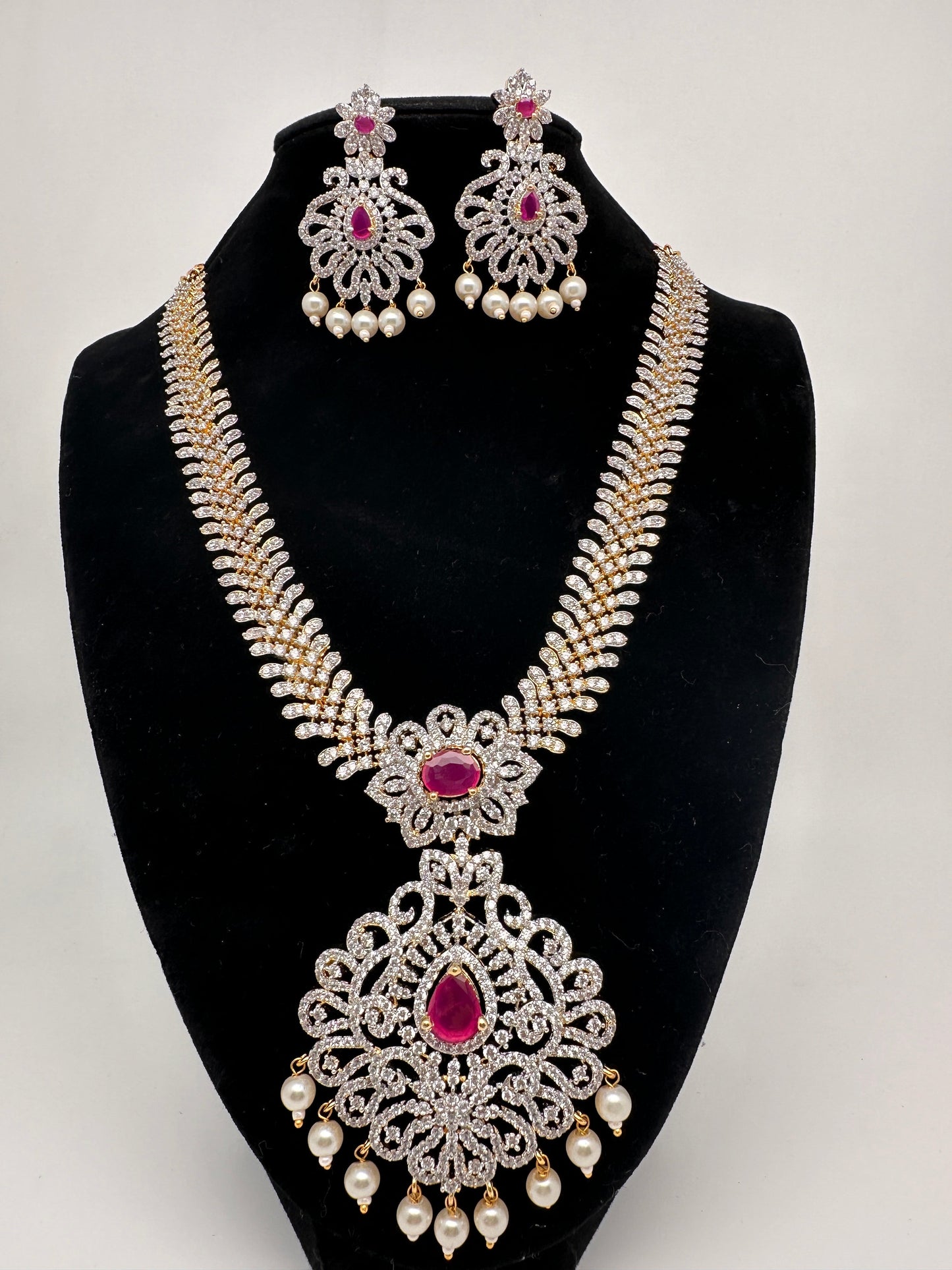 AD Diamond Finish Color Stone Floral Design Short Necklace - Red