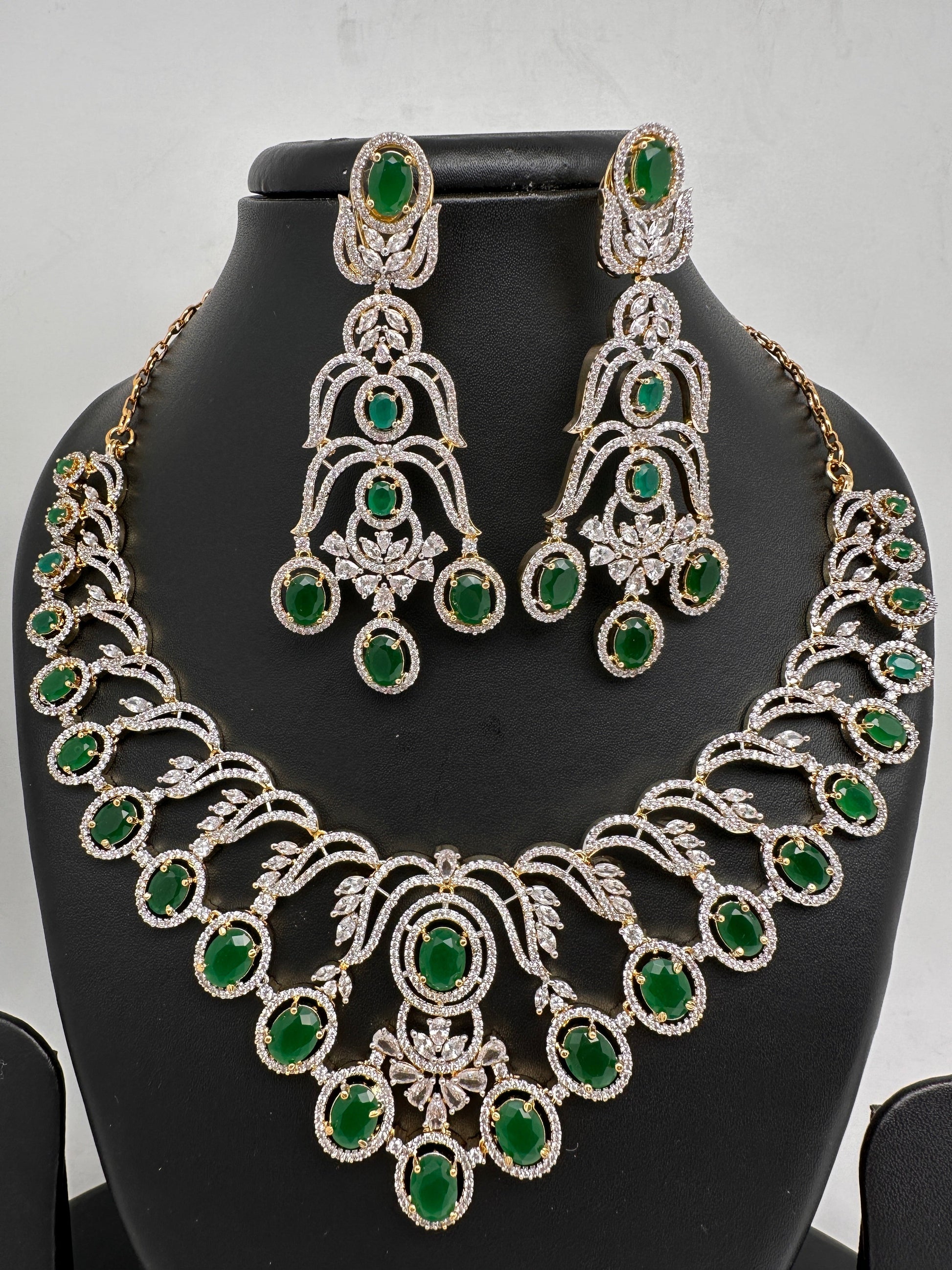 AD Color Stone Neckline Short Necklace - Green
