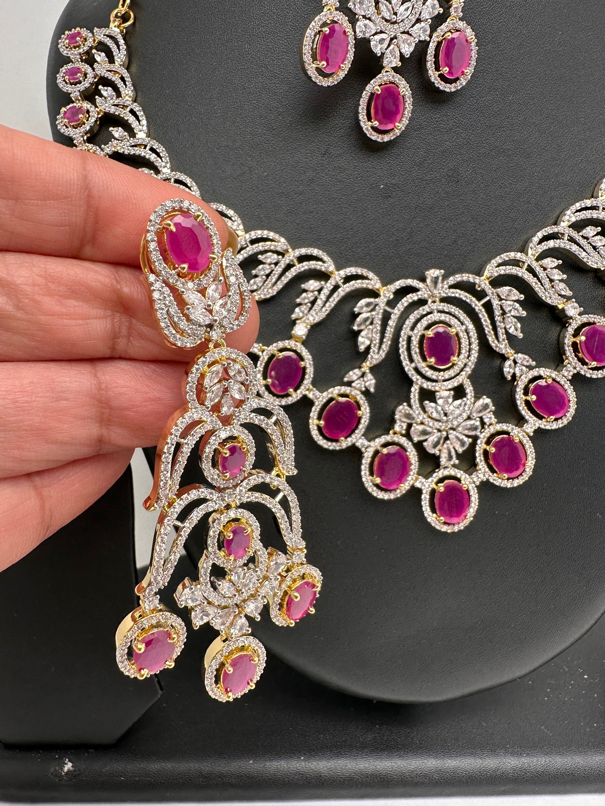 AD Color Stone Neckline Short Necklace - Red