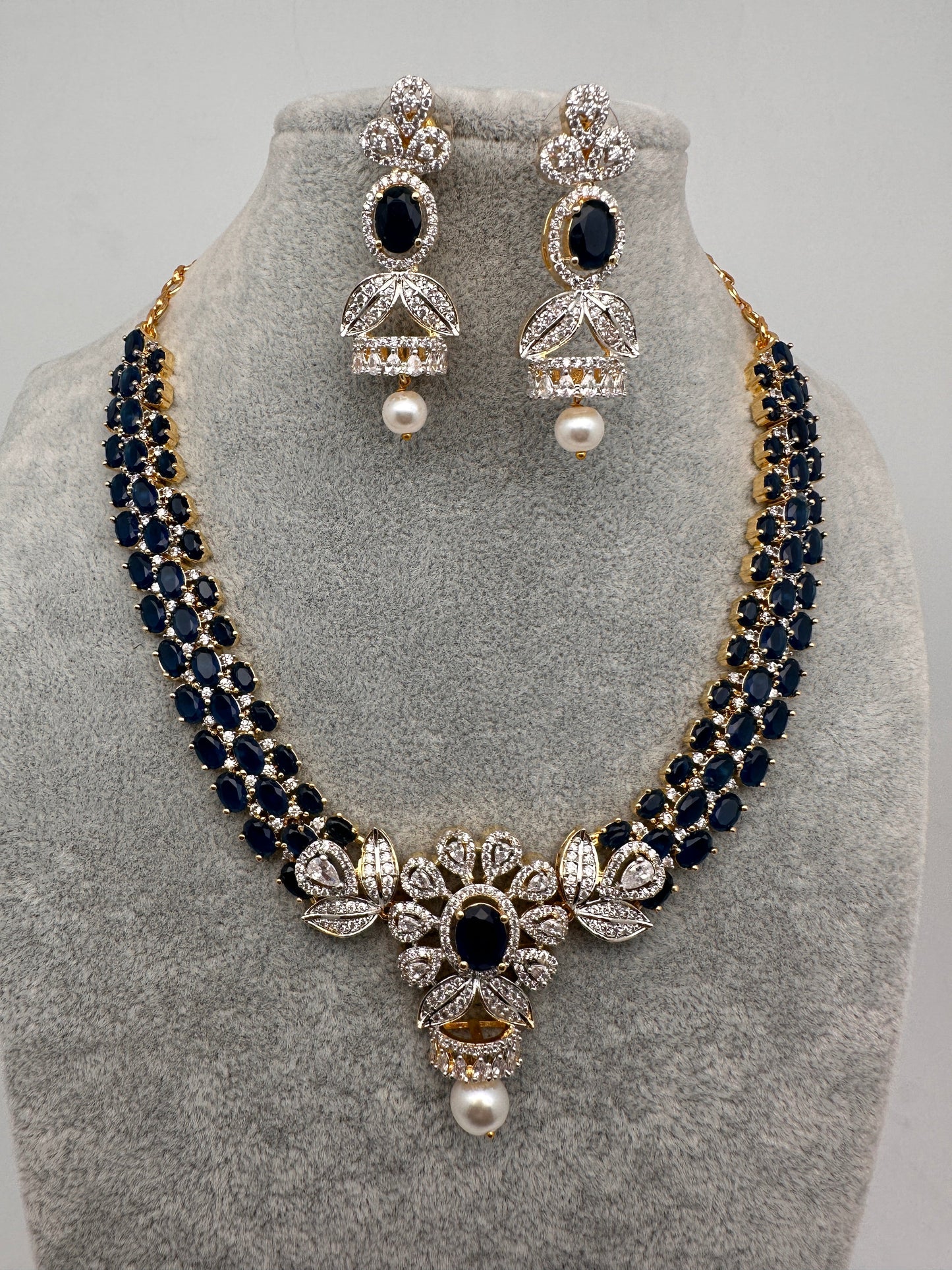 AD Color Stone Floral Design Neckline Short Necklace - Blue