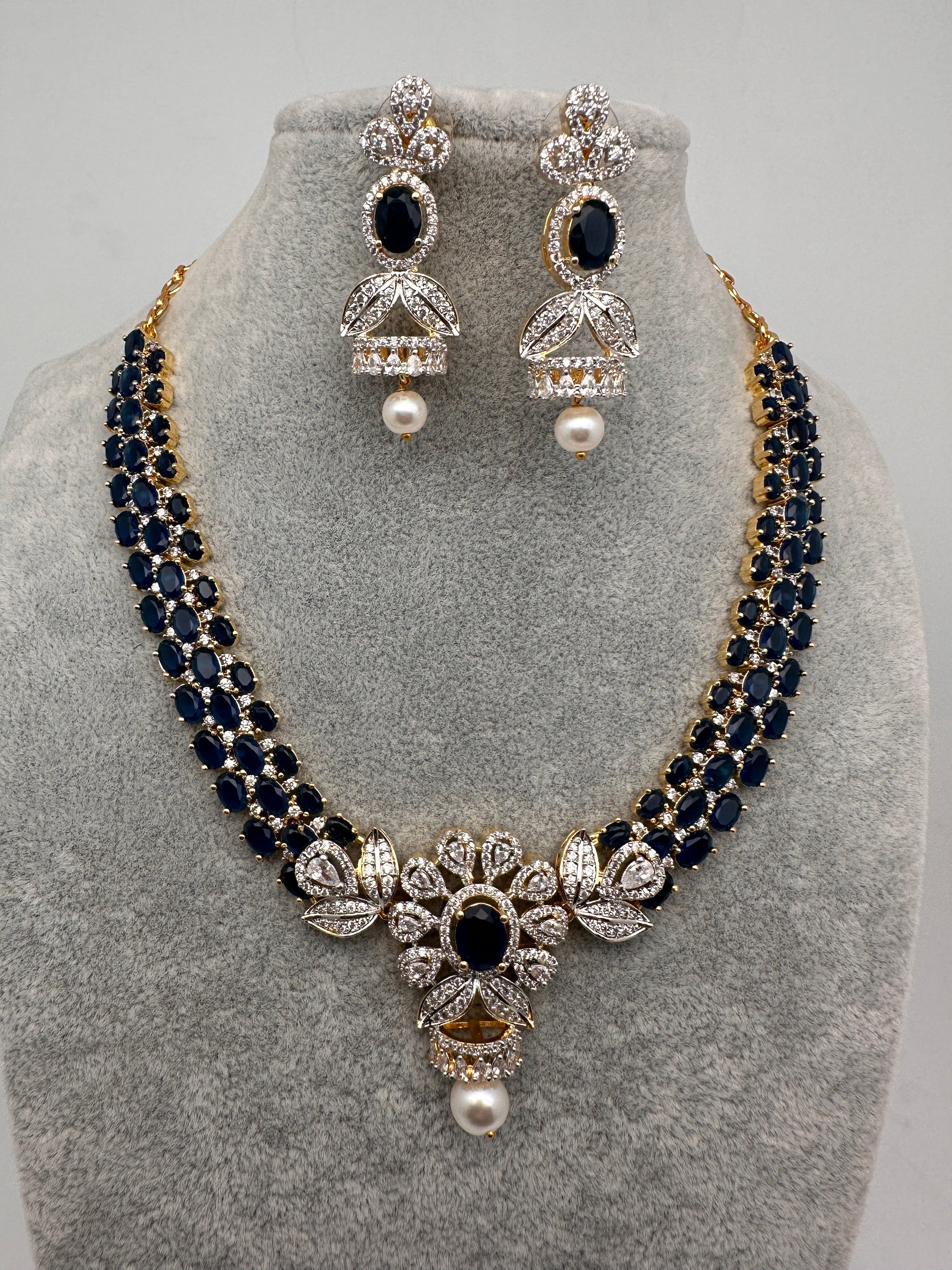 AD Color Stone Floral Design Neckline Short Necklace - Blue