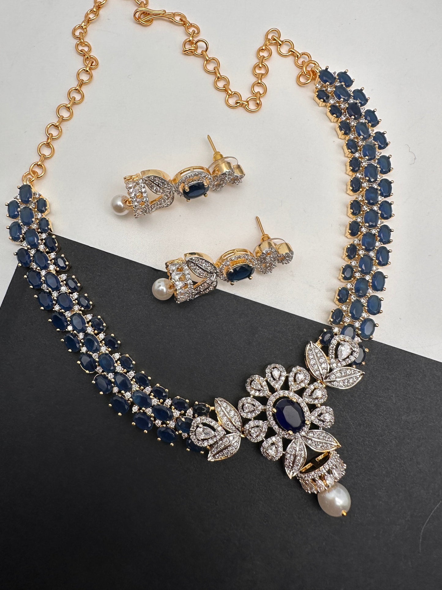 AD Color Stone Floral Design Neckline Short Necklace - Blue