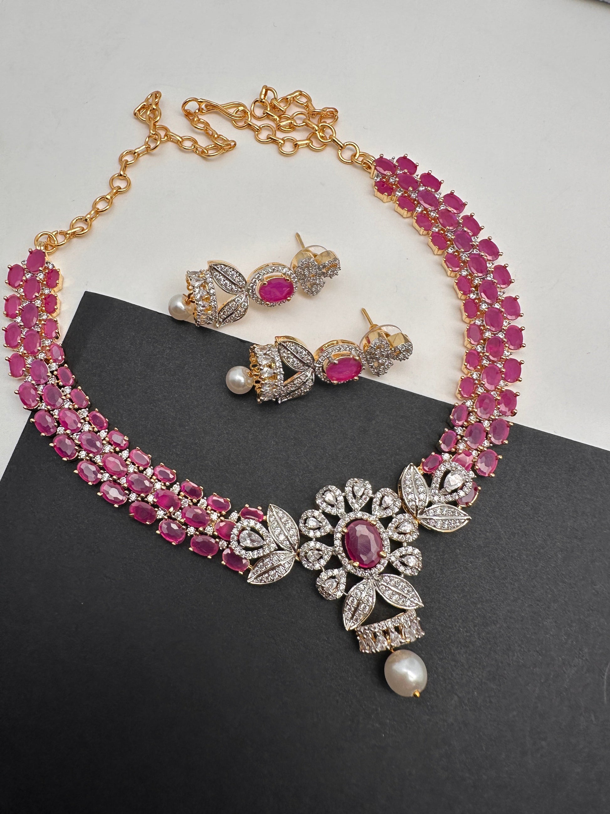 AD Color Stone Floral Design Neckline Short Necklace - Red