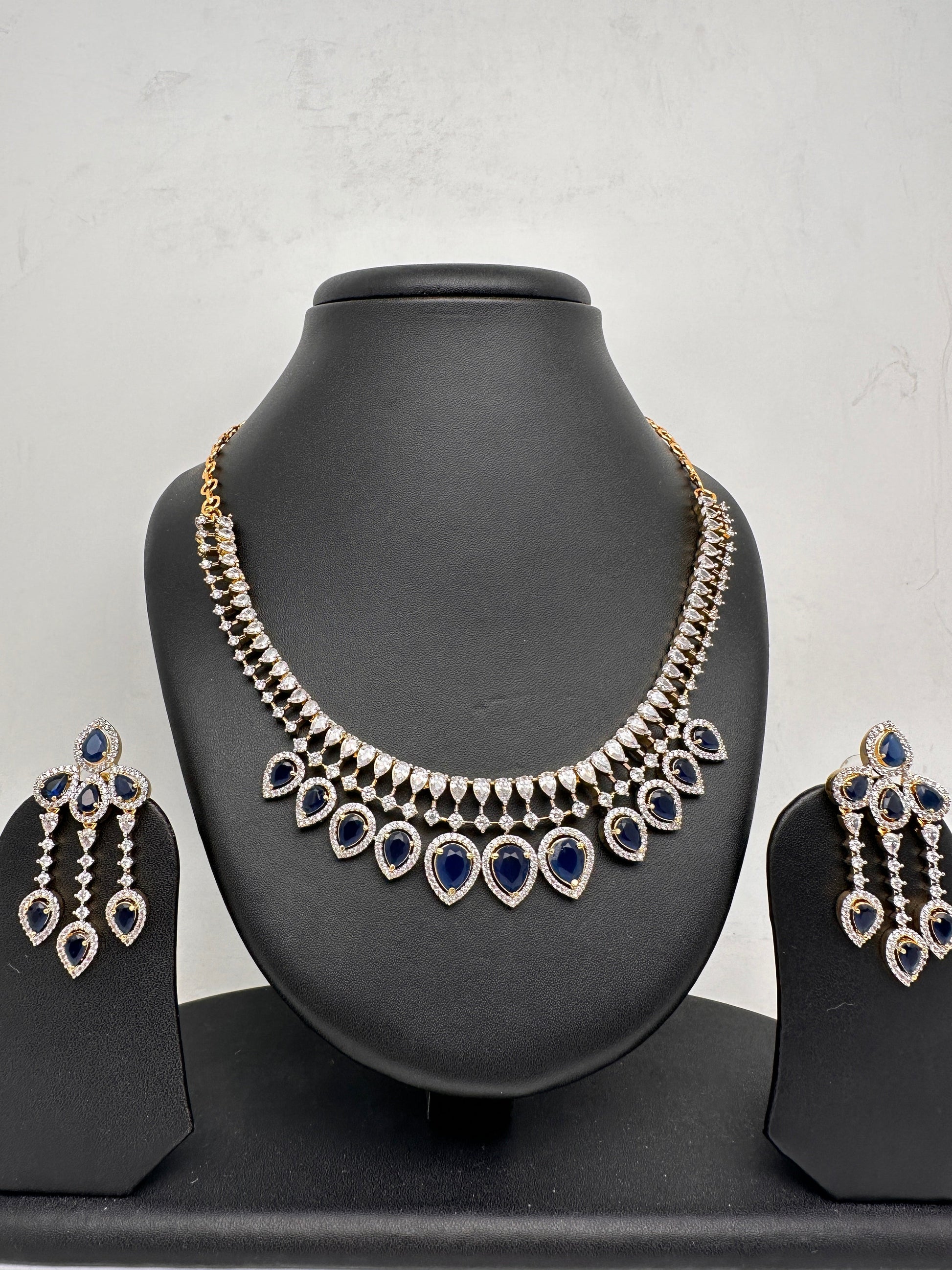 AD Color Stone Neckline Short Necklace - Blue