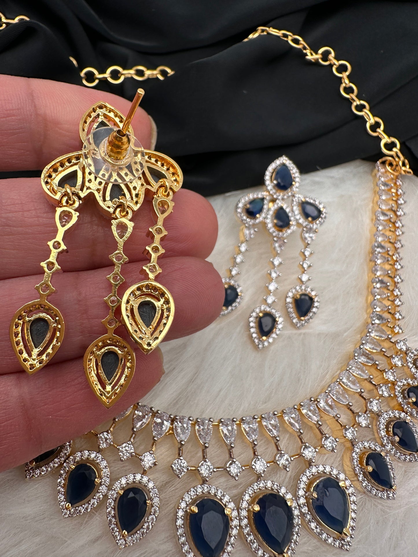 AD Color Stone Neckline Short Necklace - Blue