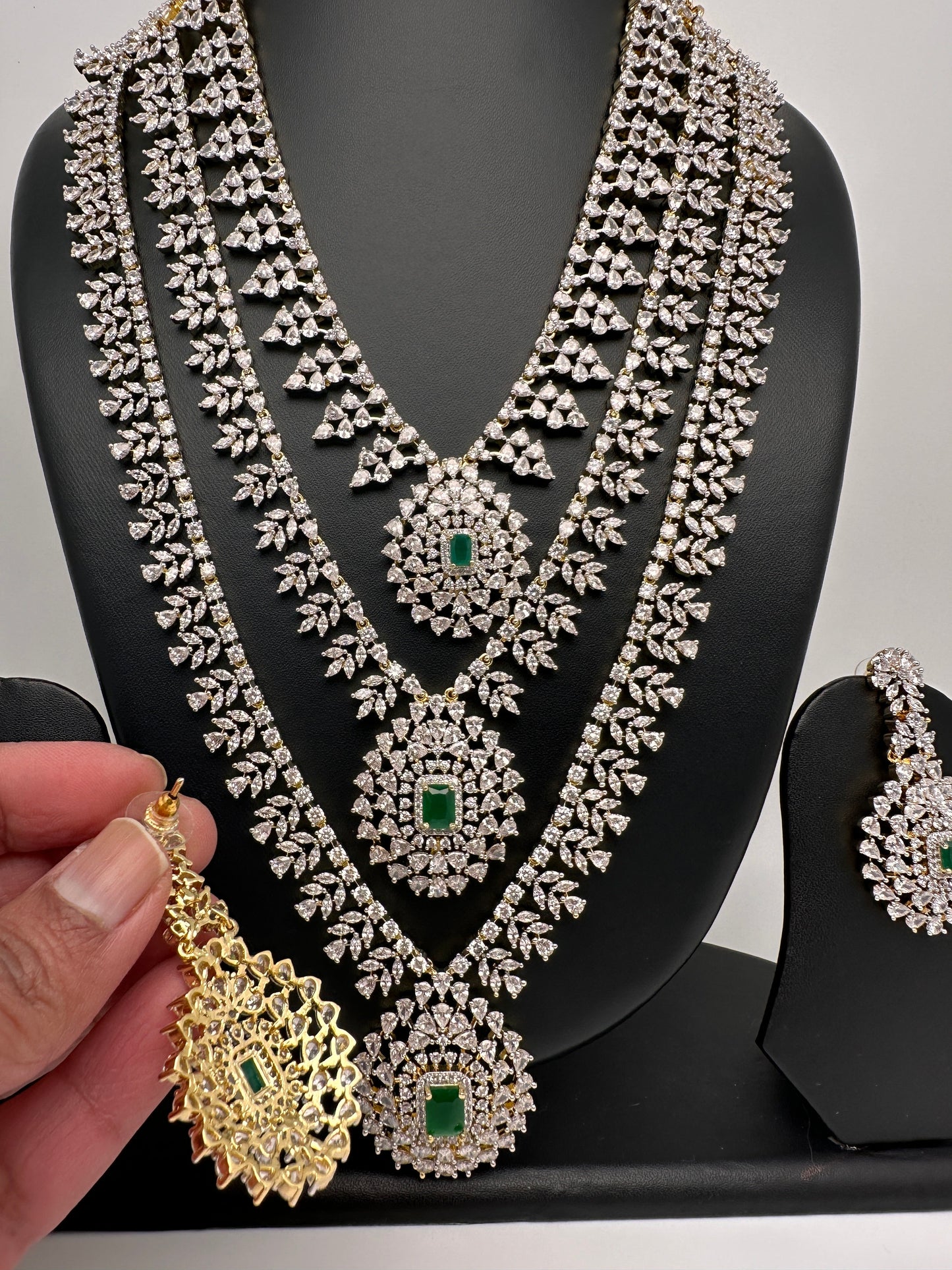 AD Diamond Finish Emerald Green Teen Lada Long  Necklace