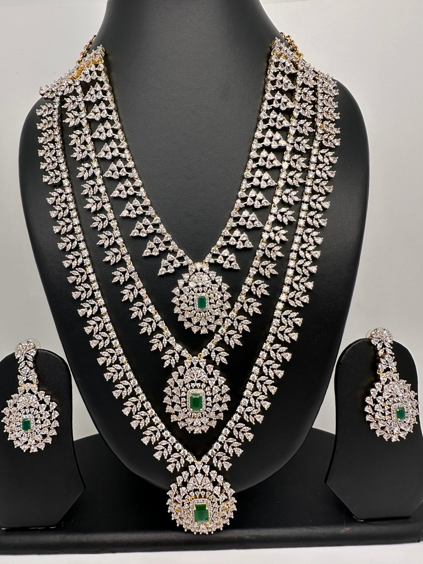 AD Diamond Finish Emerald Green Teen Lada Long  Necklace