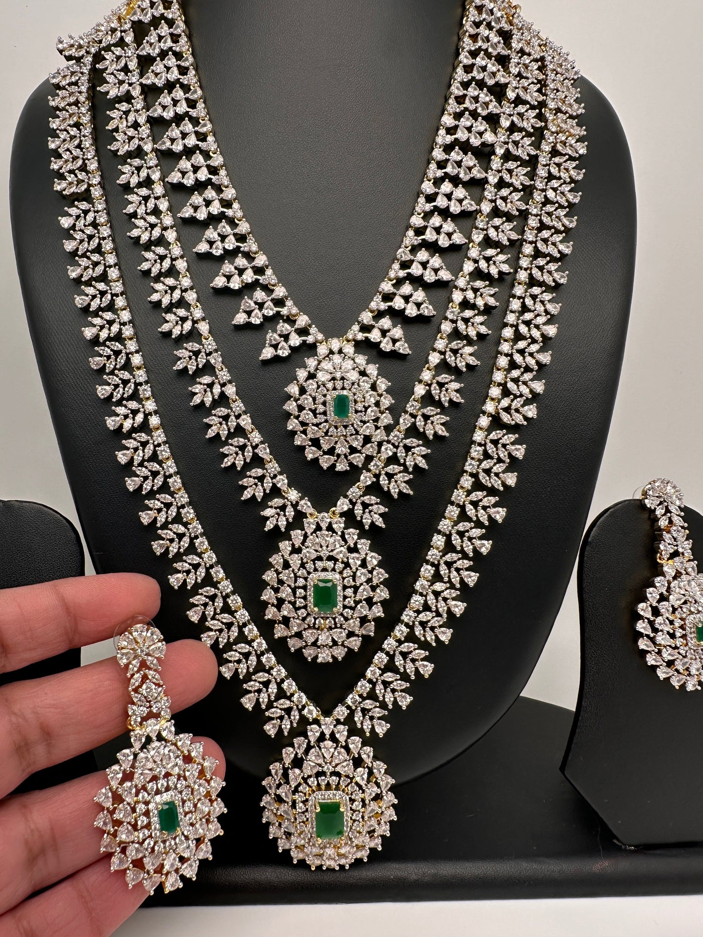 AD Diamond Finish Emerald Green Teen Lada Long  Necklace