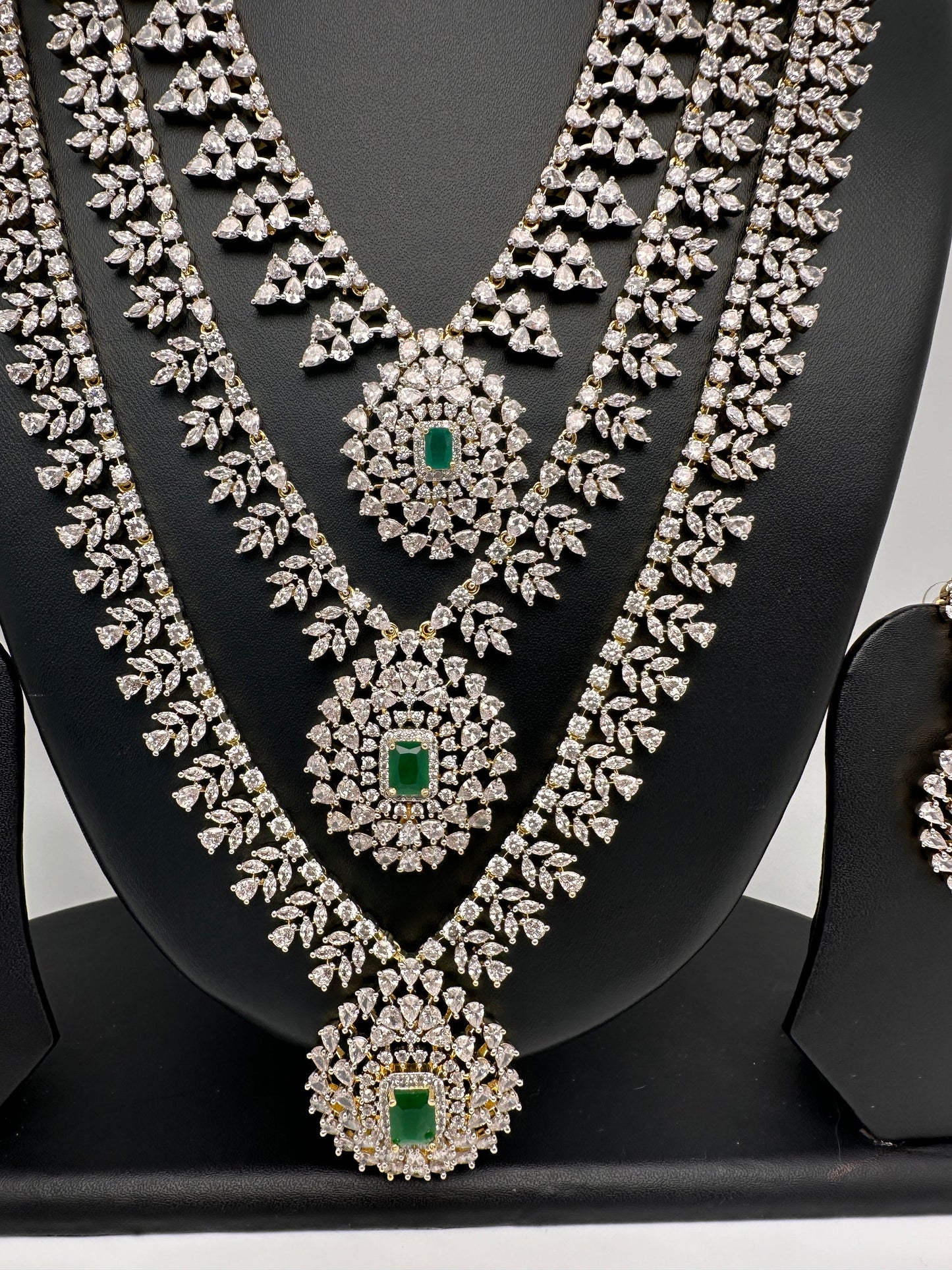 AD Diamond Finish Emerald Green Teen Lada Long  Necklace