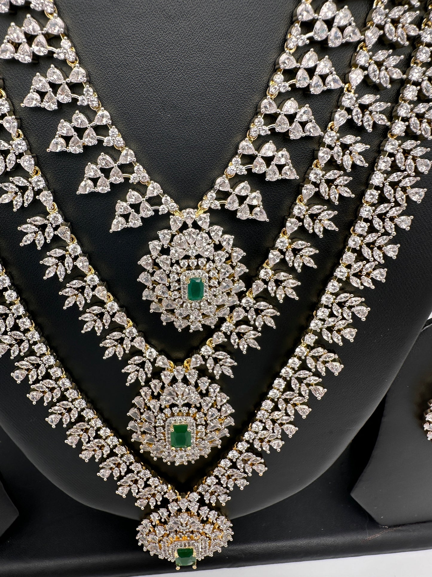 AD Diamond Finish Emerald Green Teen Lada Long  Necklace