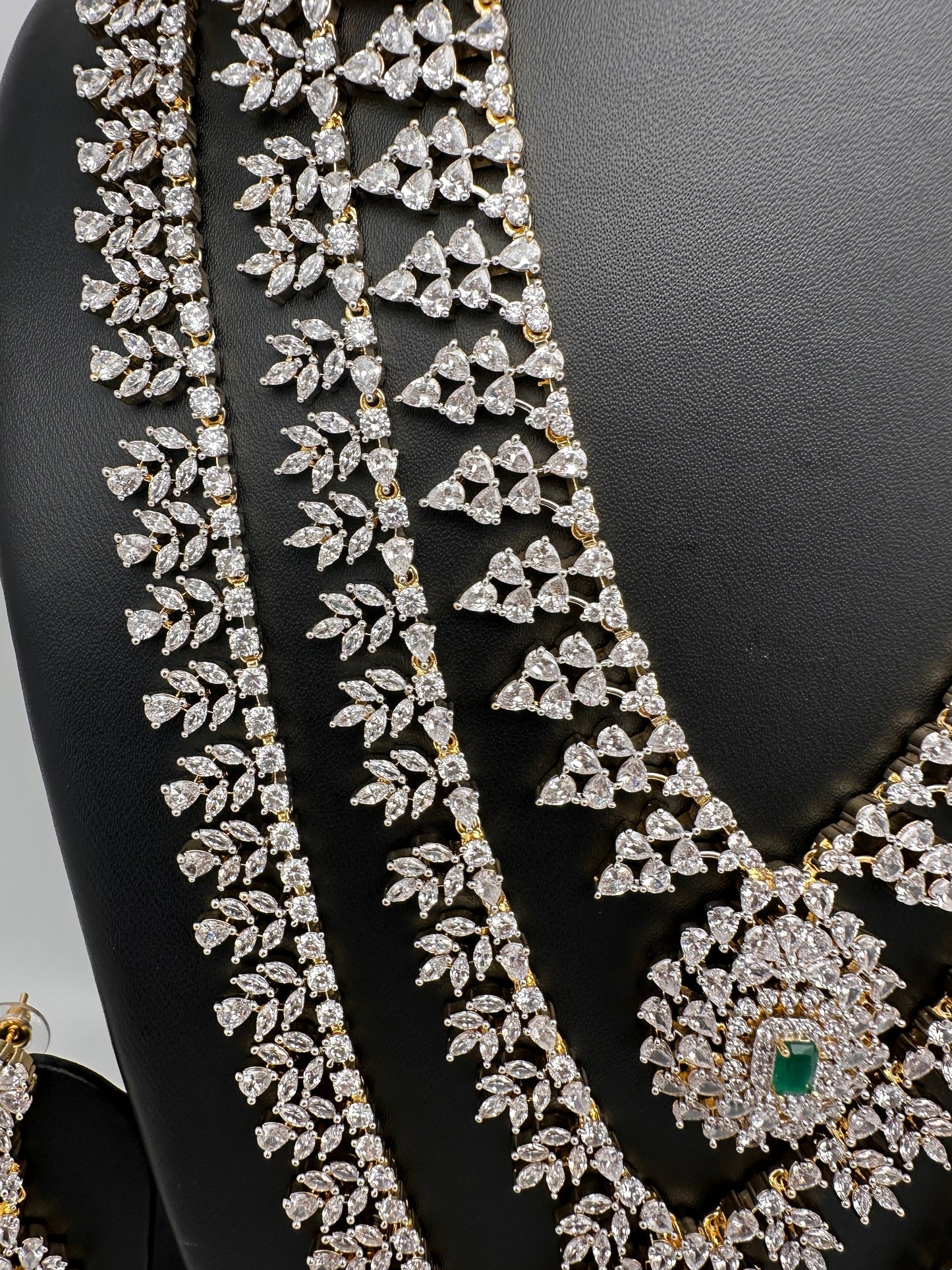 AD Diamond Finish Emerald Green Teen Lada Long  Necklace