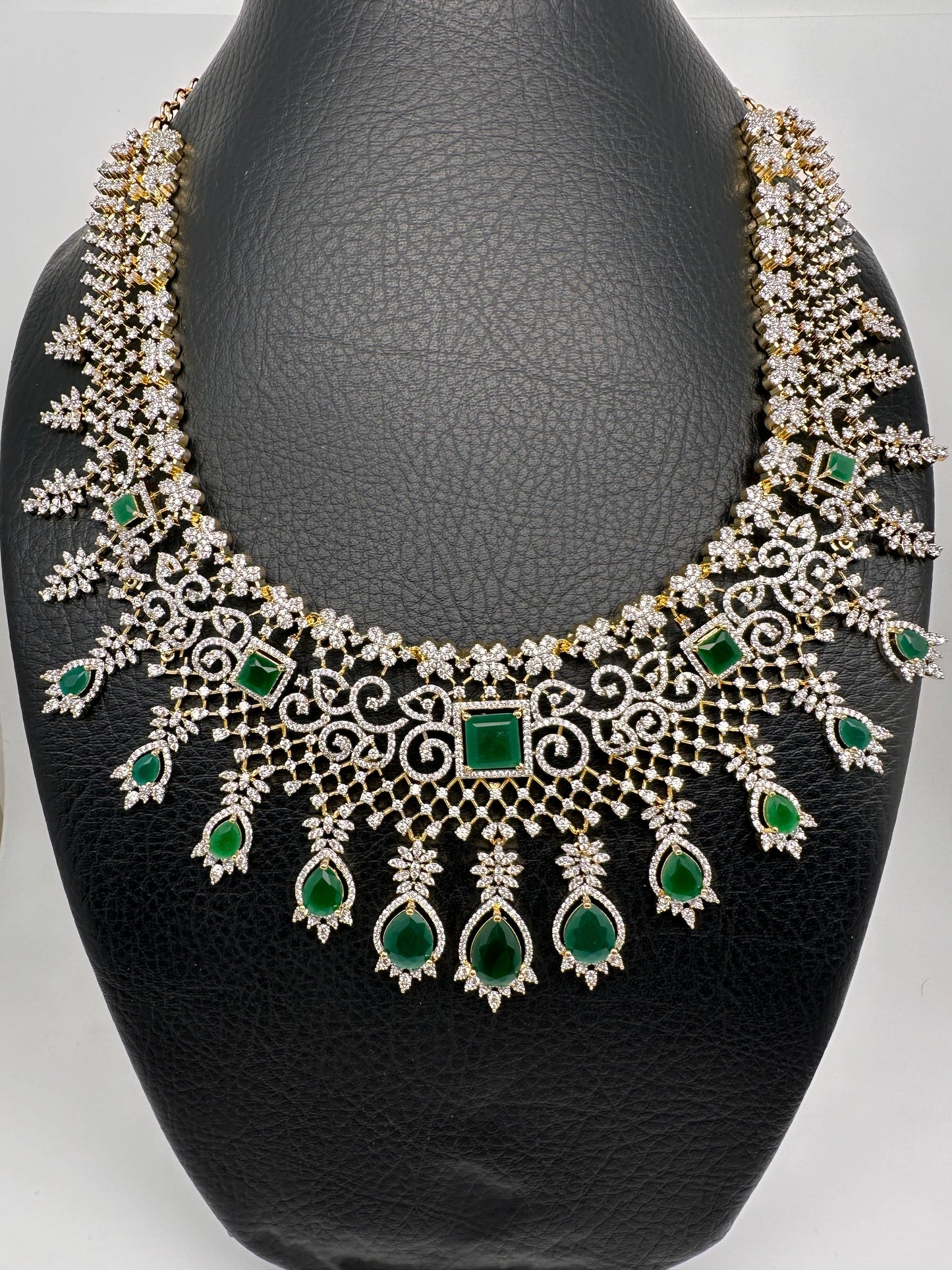 AD Color Stone Broad Short Necklace - Green