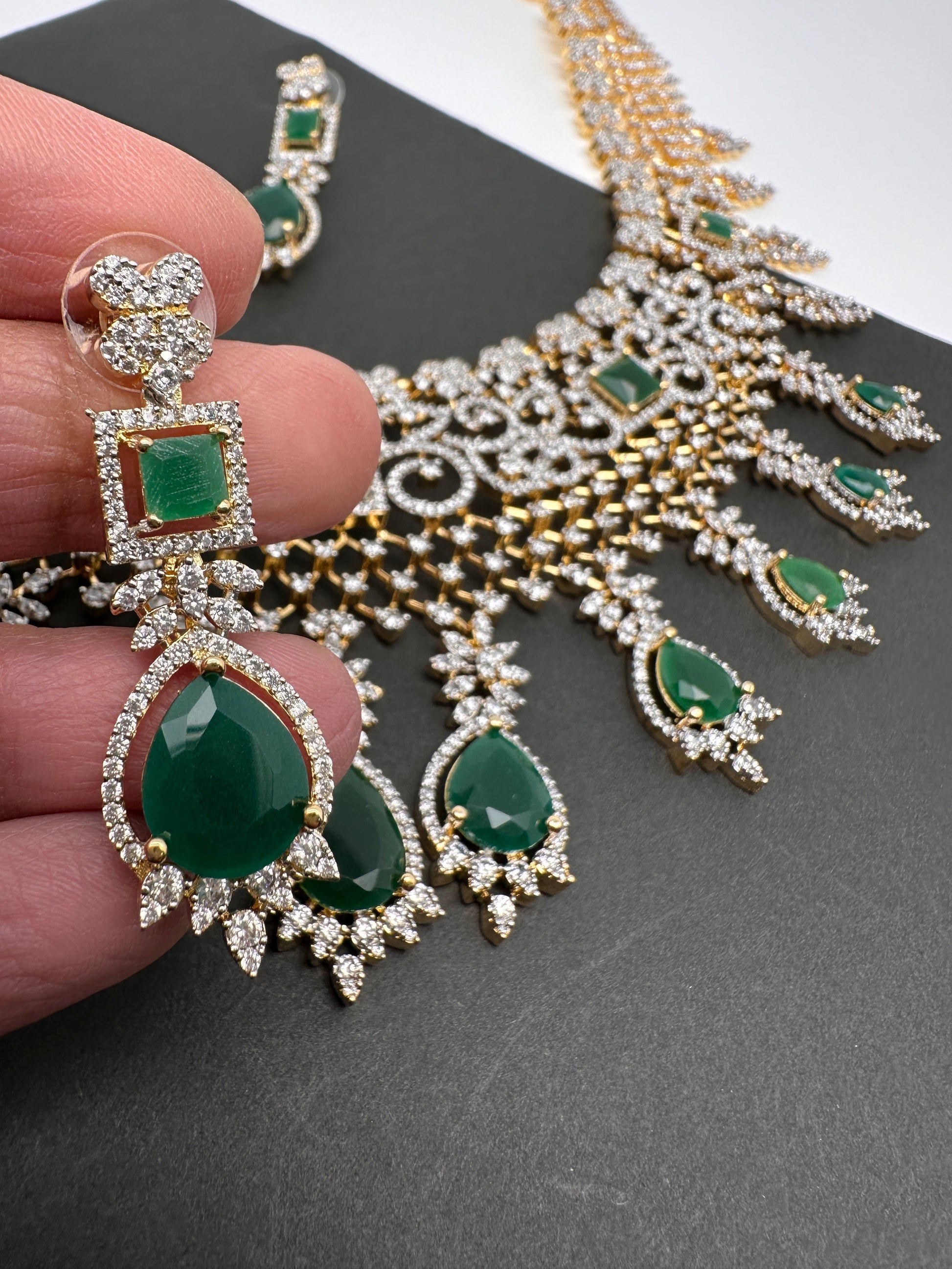 AD Color Stone Broad Short Necklace - Green
