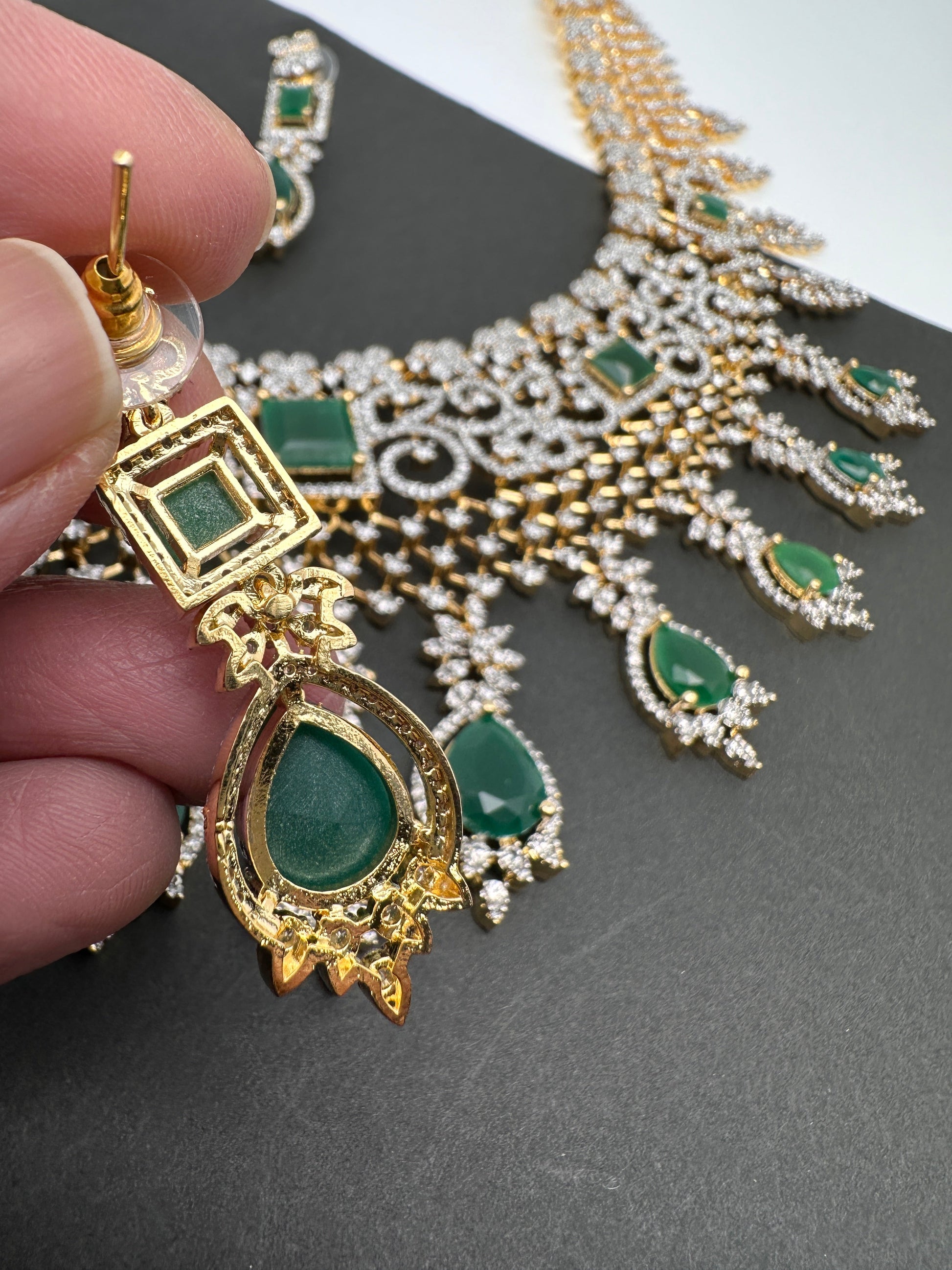 AD Color Stone Broad Short Necklace - Green