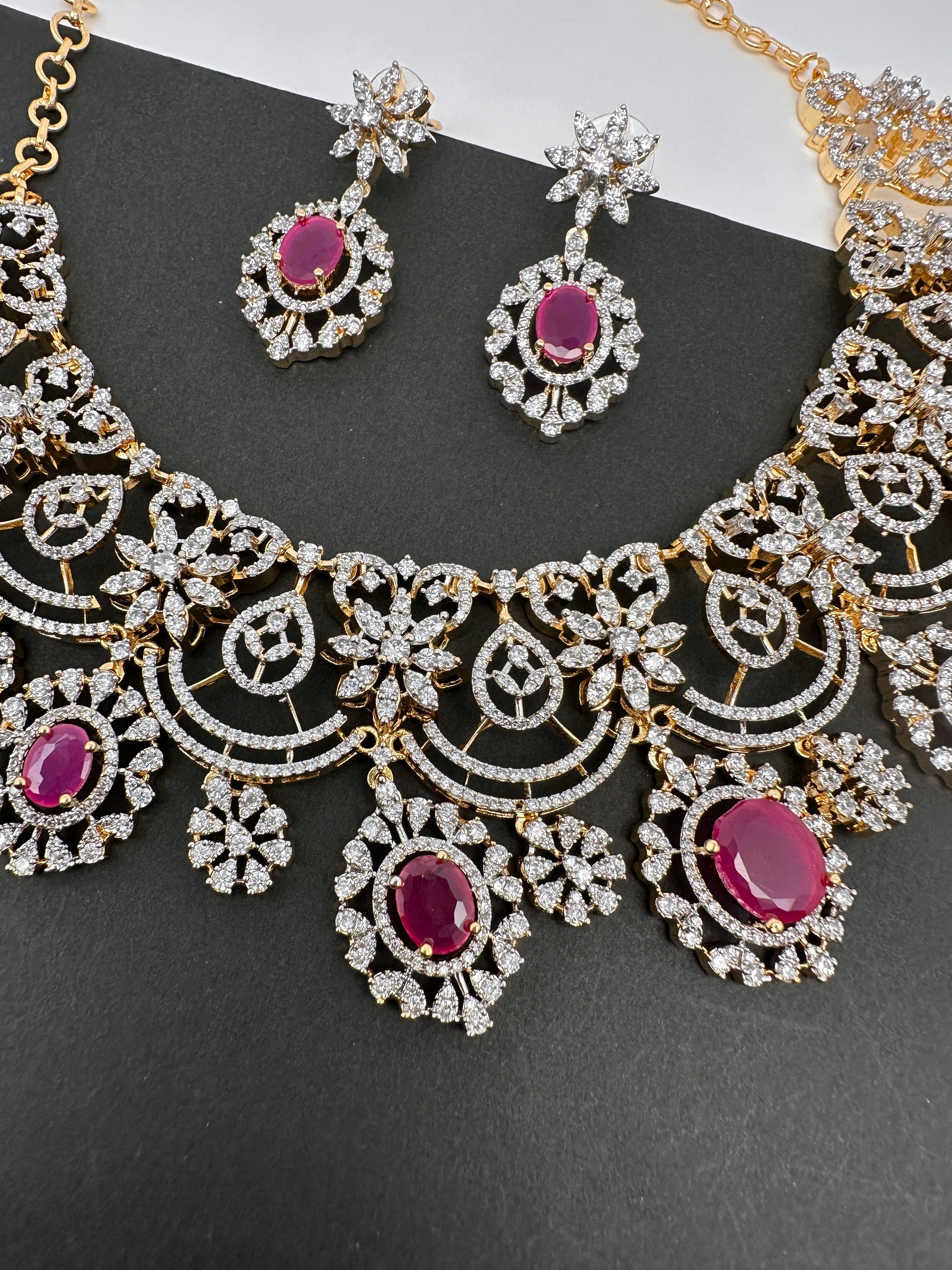 AD Color Stone Neckline Short Necklace - Red