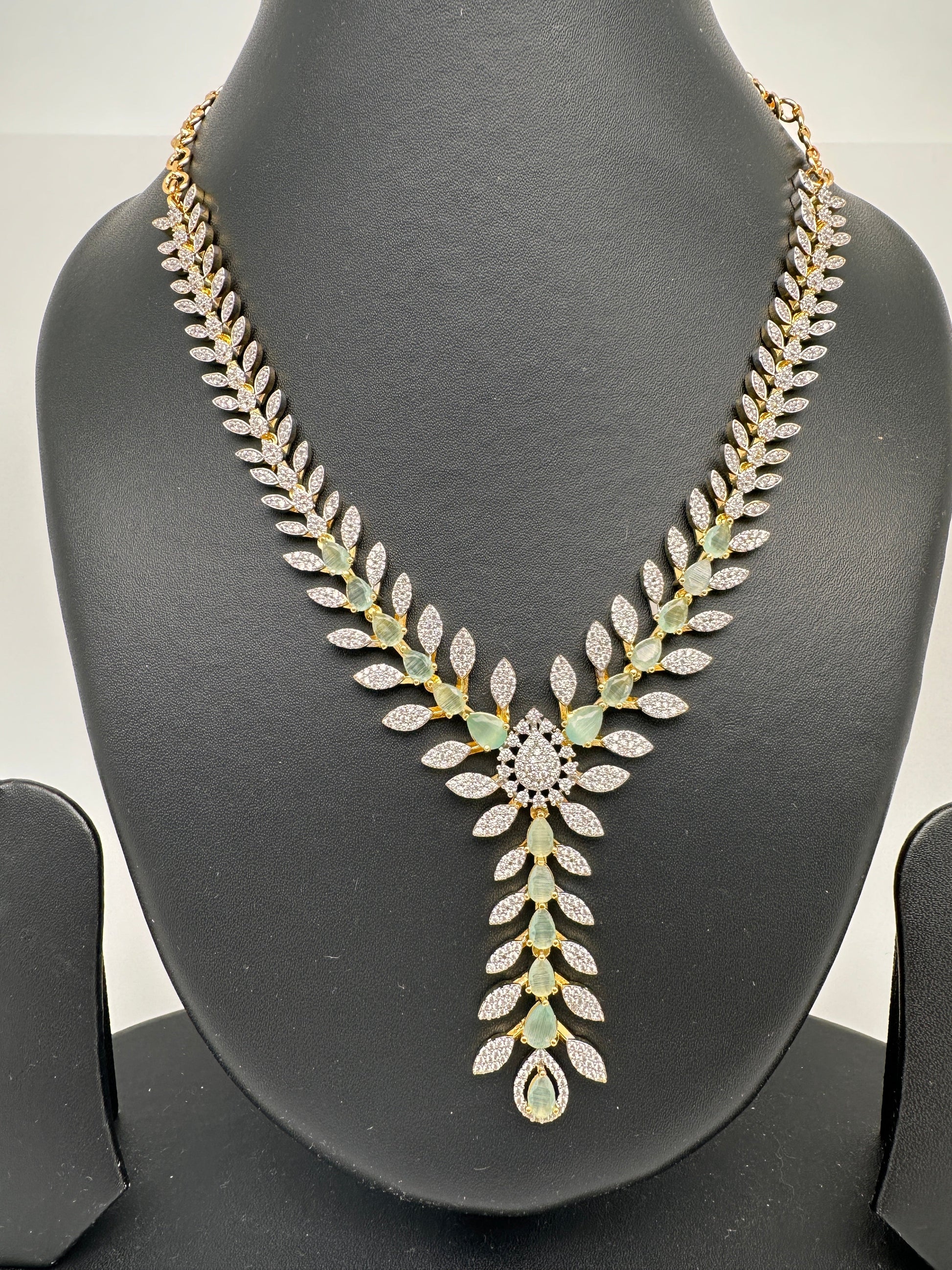 AD Color Stone Dainty Short Necklace - LightGreen