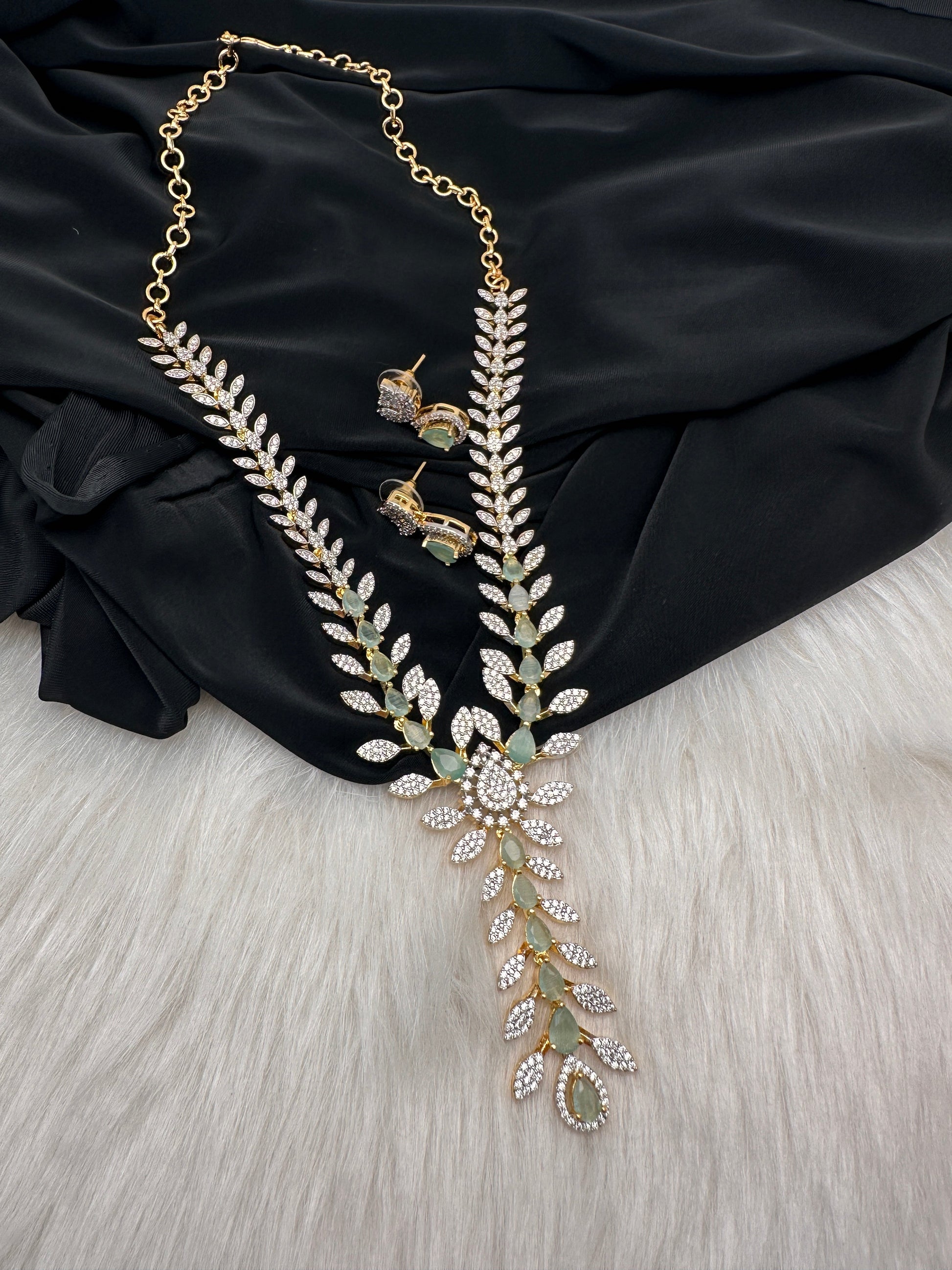AD Color Stone Dainty Short Necklace - LightGreen