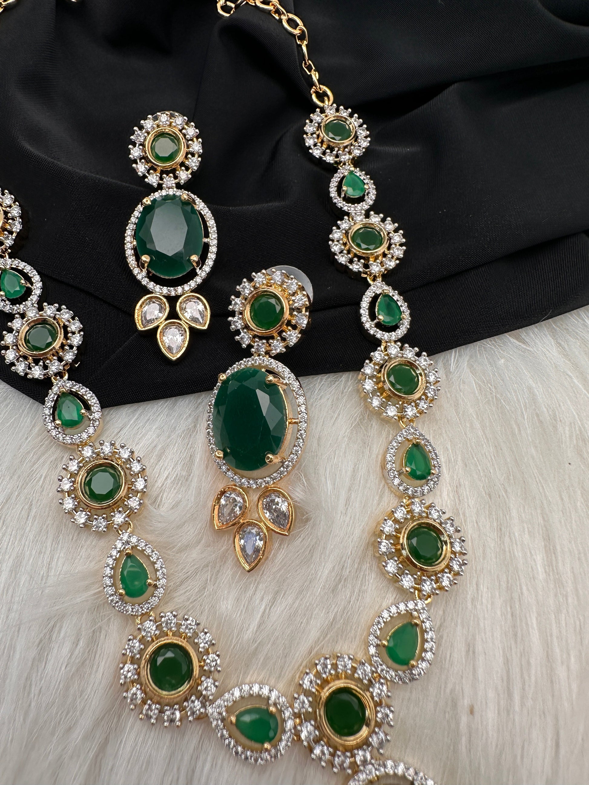 AD Color Stone Dainty Short Necklace - Green