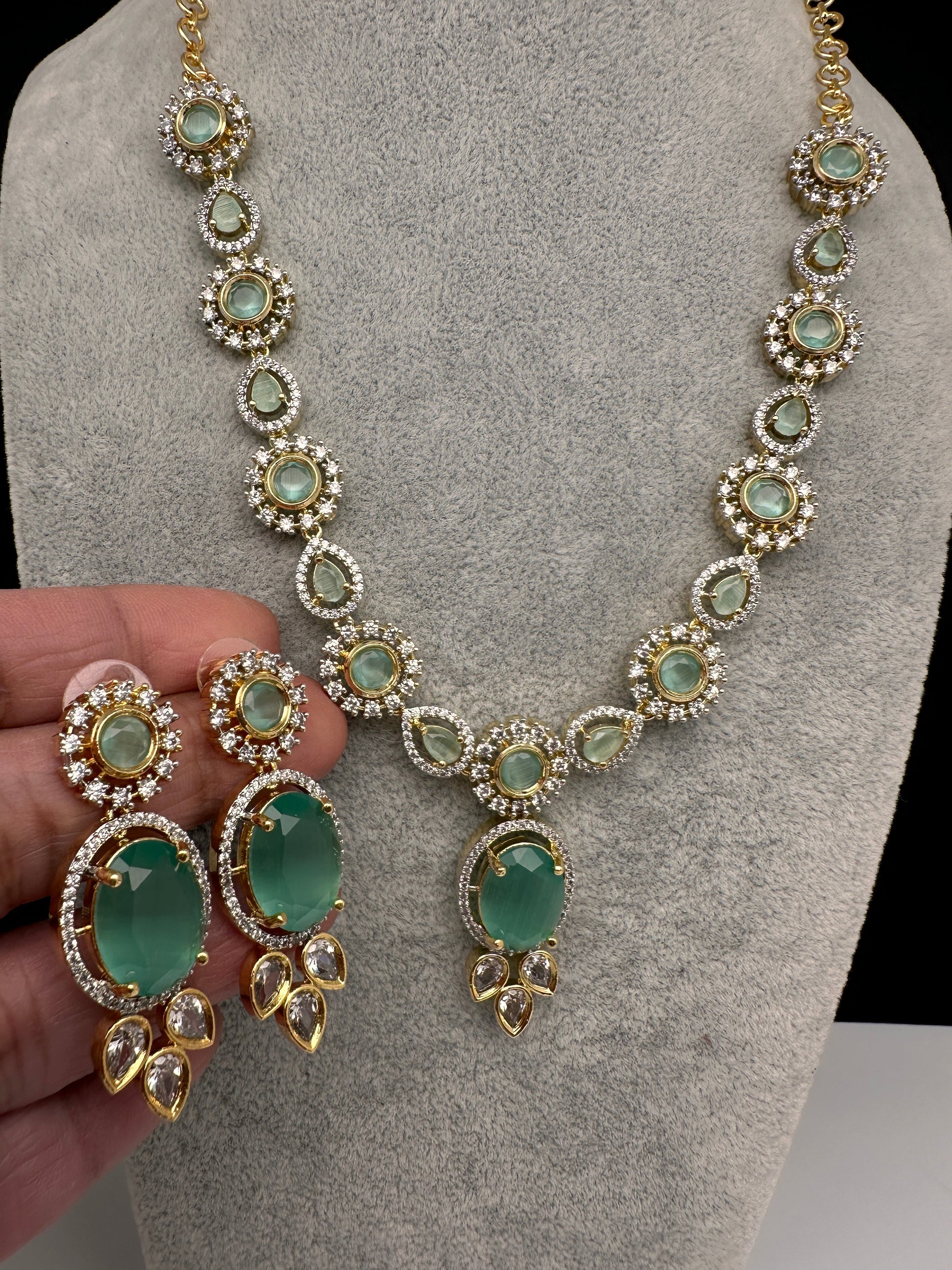 AD Color Stone Dainty Short Necklace - LightGreen