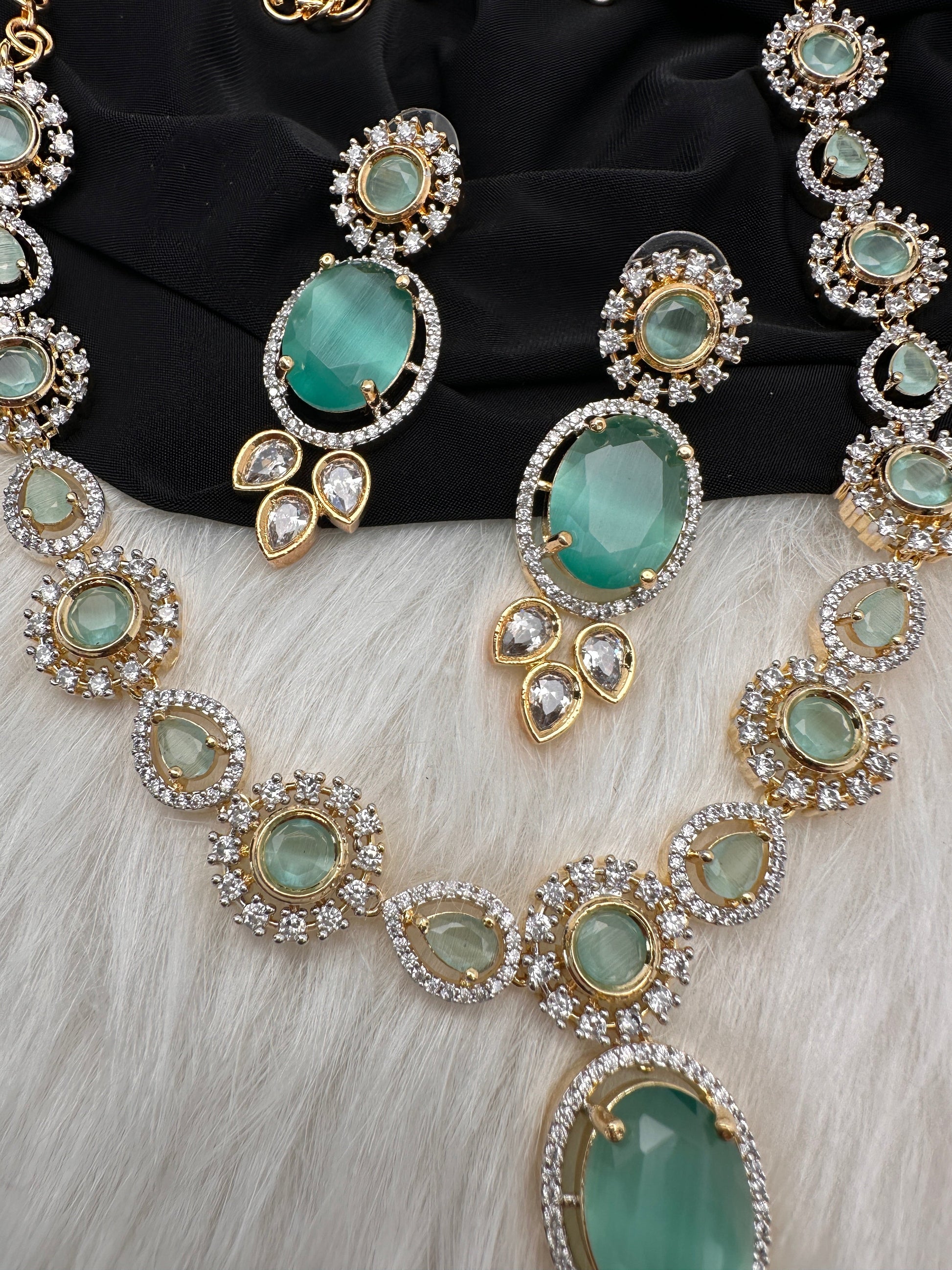 AD Color Stone Dainty Short Necklace - LightGreen