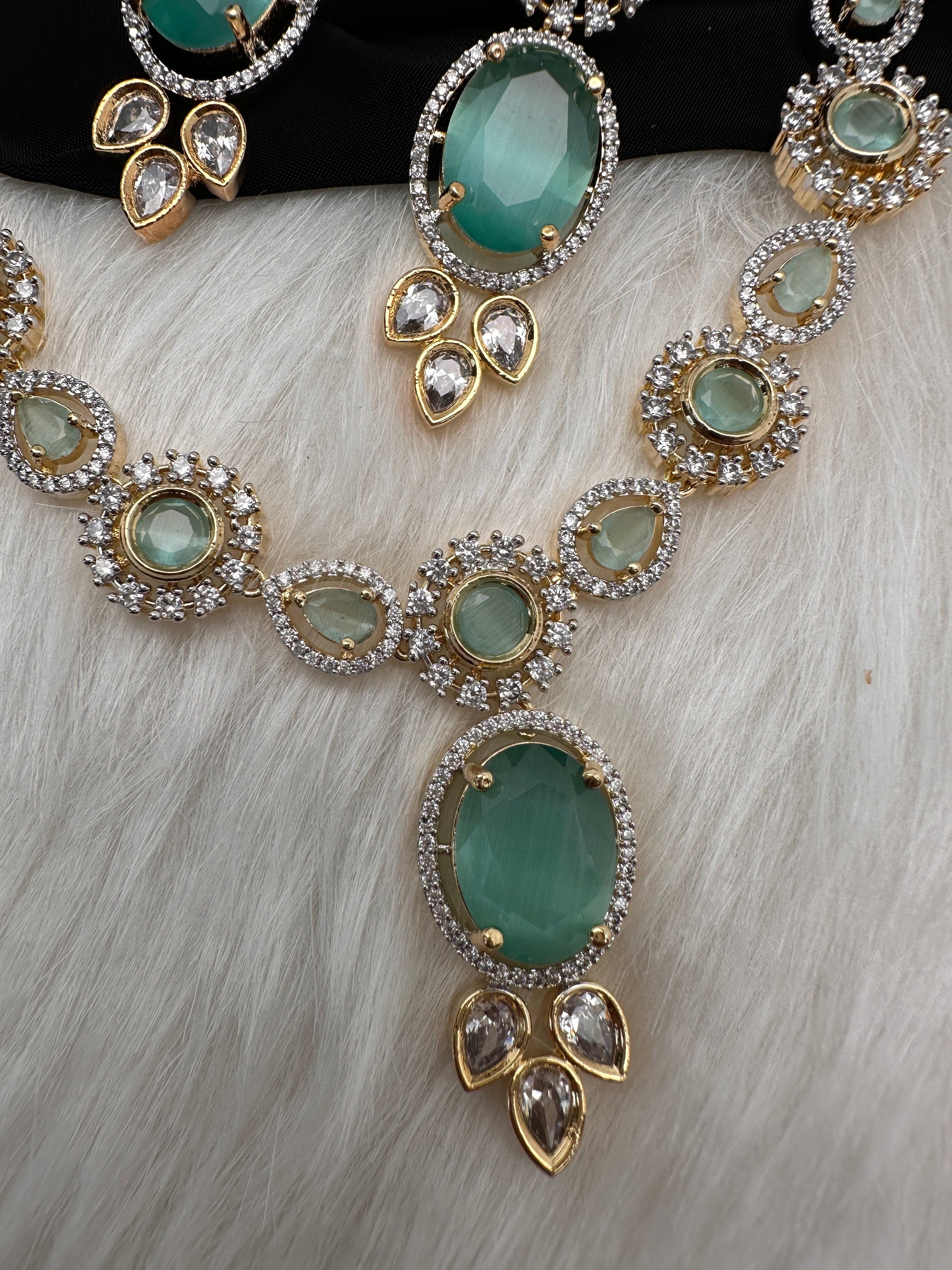 AD Color Stone Dainty Short Necklace - LightGreen
