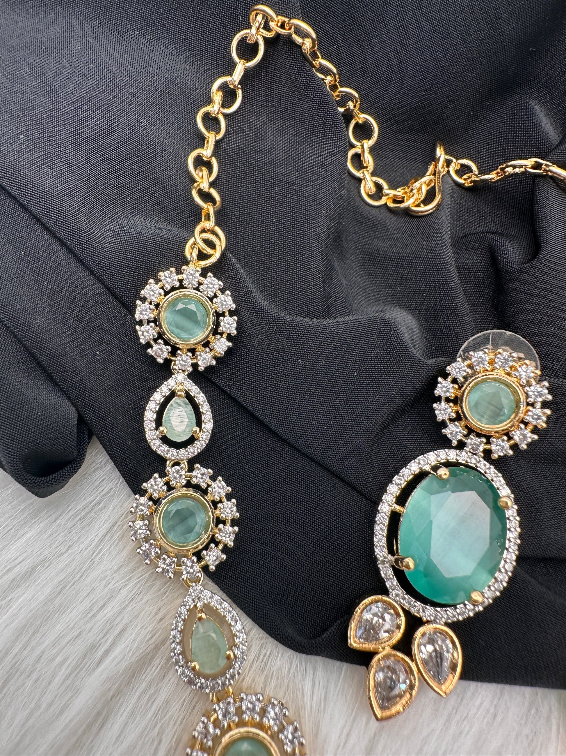 AD Color Stone Dainty Short Necklace - LightGreen