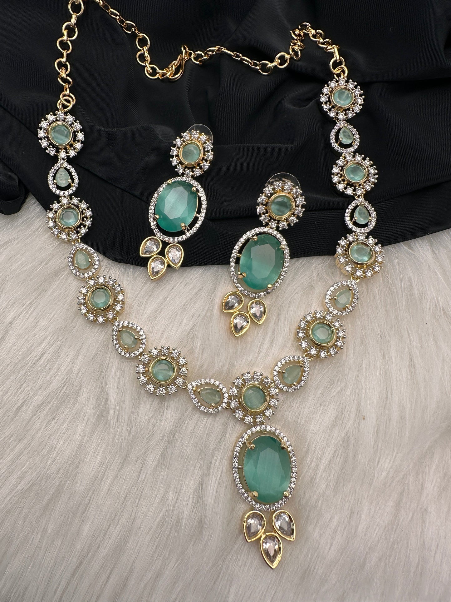 AD Color Stone Dainty Short Necklace - LightGreen
