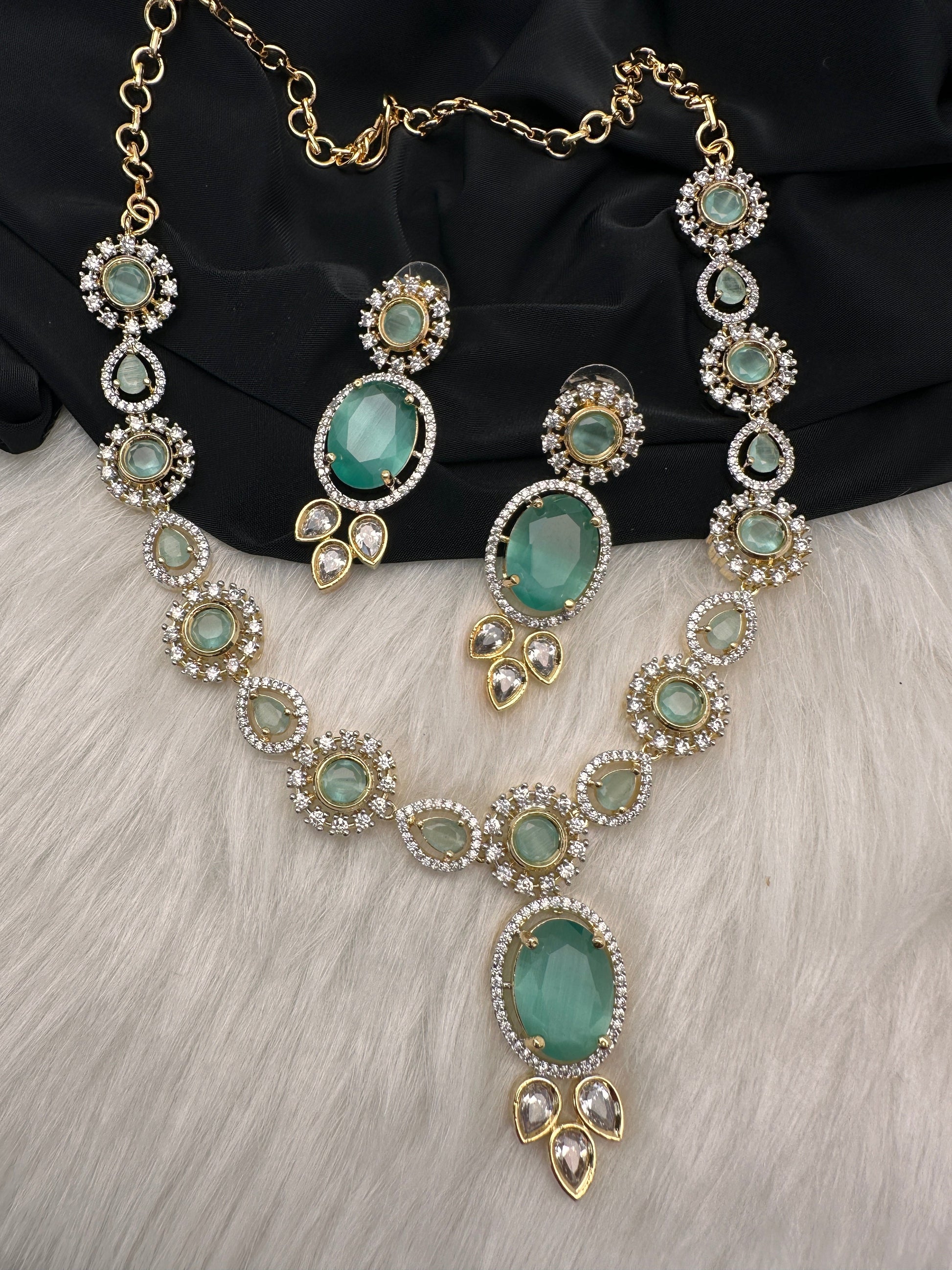 AD Color Stone Dainty Short Necklace - LightGreen