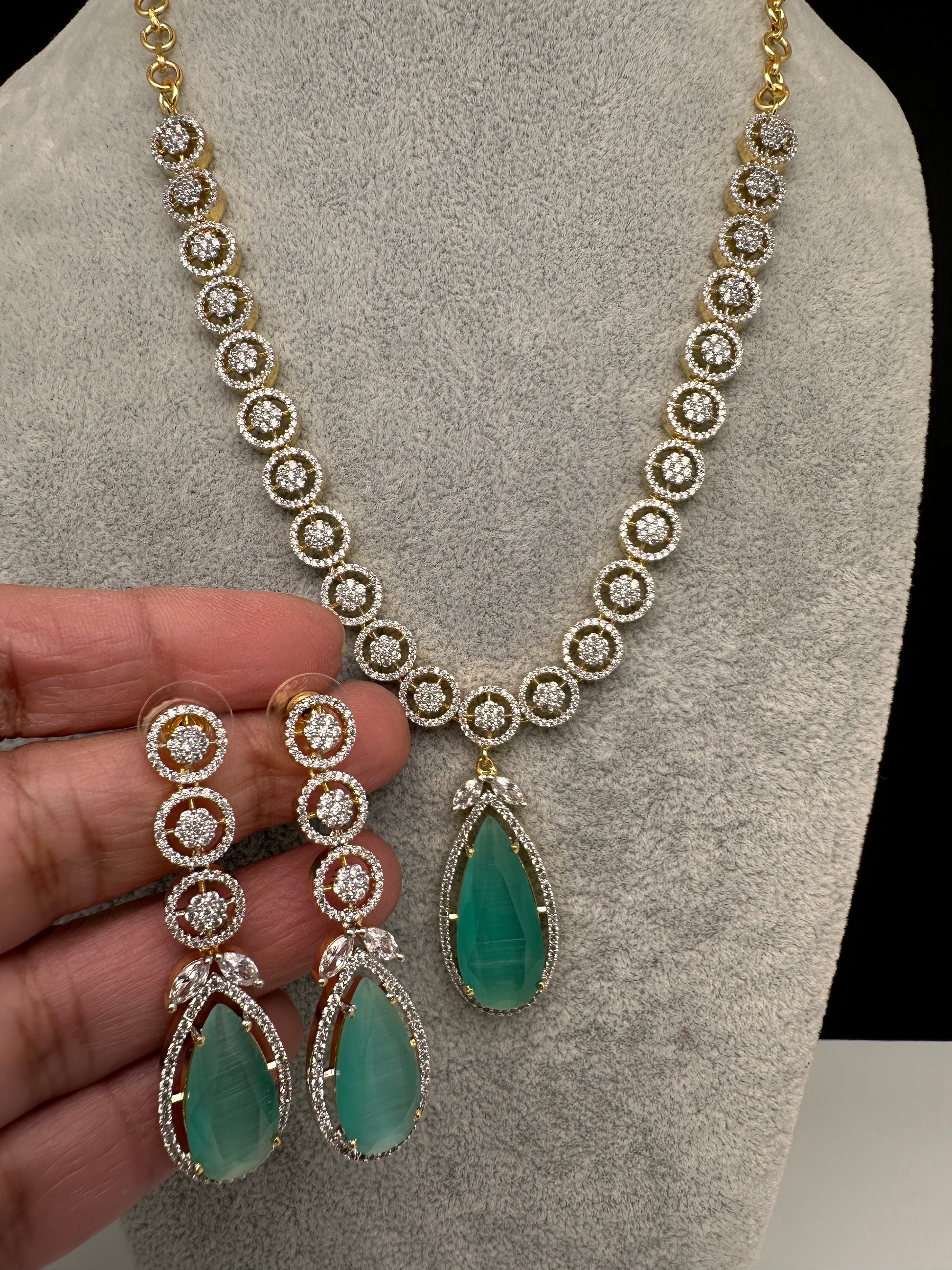 AD Color Stone Dainty Short Necklace - LightGreen