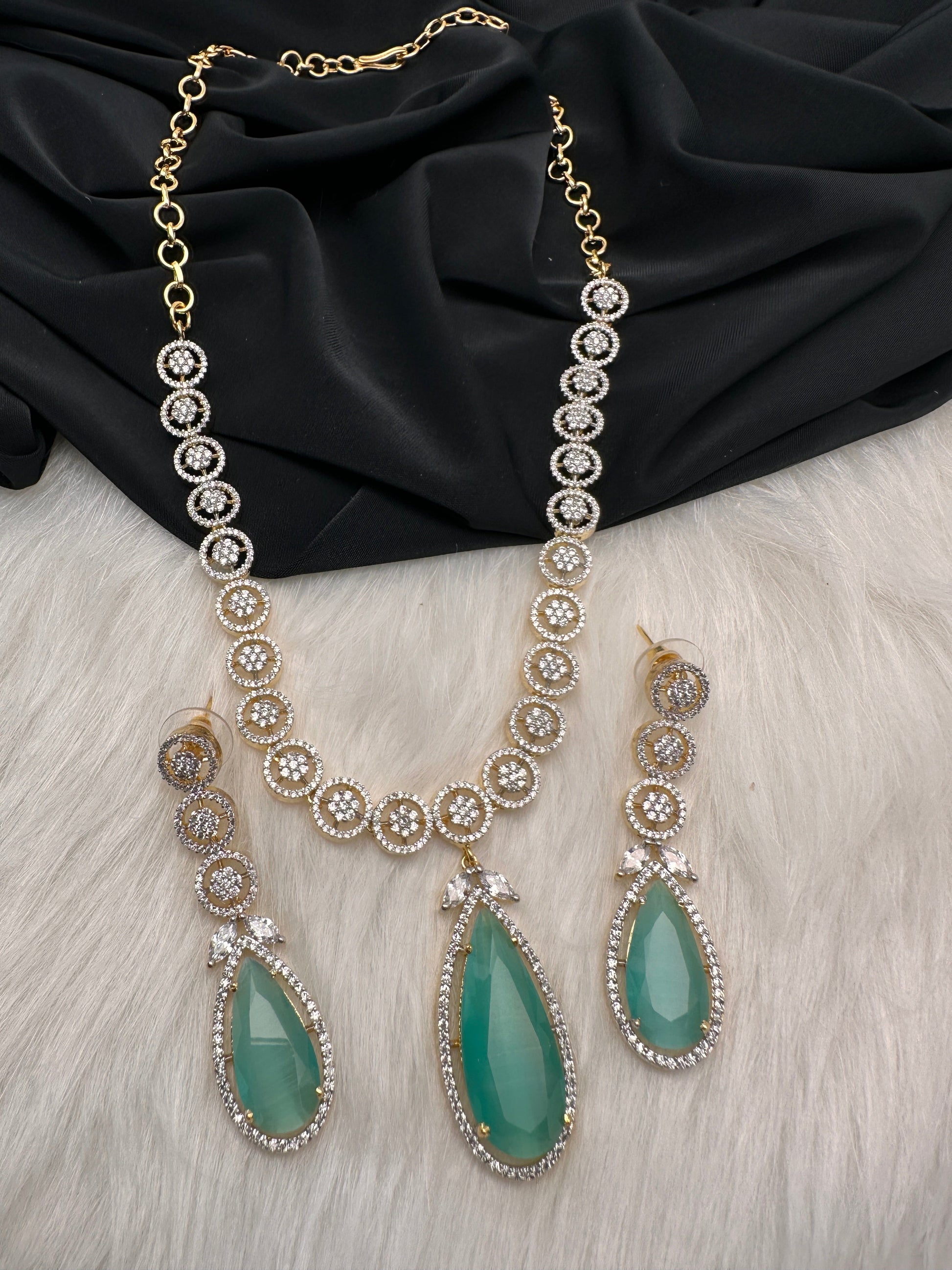 AD Color Stone Dainty Short Necklace - LightGreen
