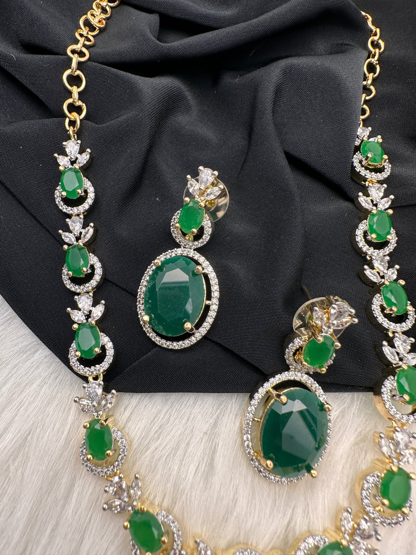 AD Color Stone Dainty Short Necklace - Green