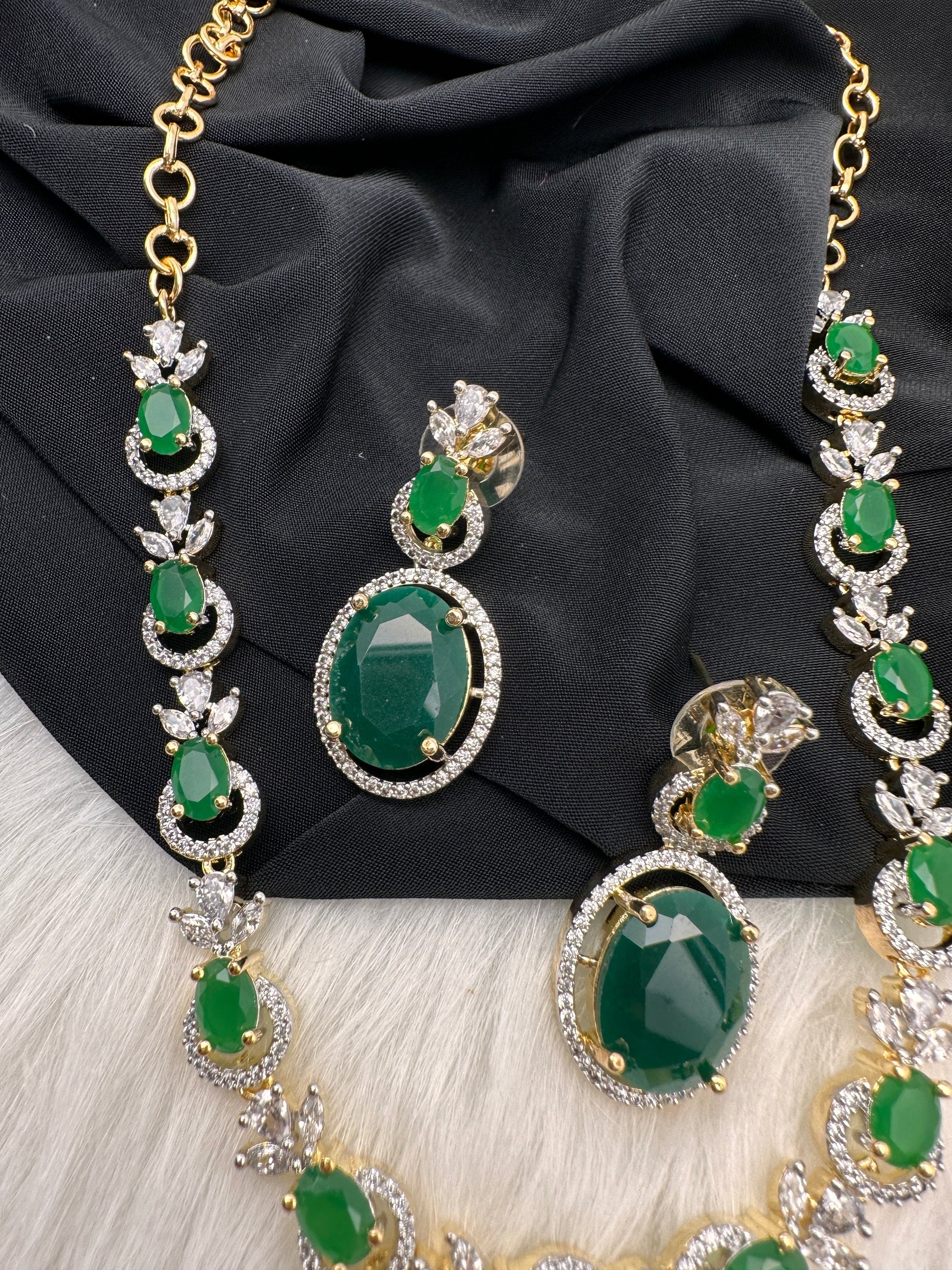 AD Color Stone Dainty Short Necklace - Green