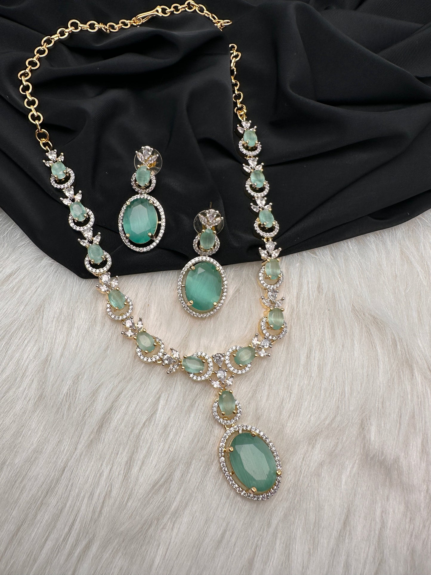 AD Color Stone Dainty Short Necklace - LightGreen