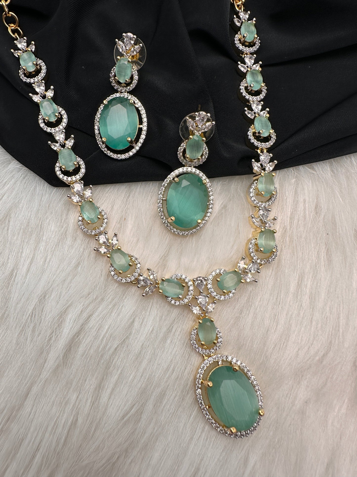 AD Color Stone Dainty Short Necklace - LightGreen