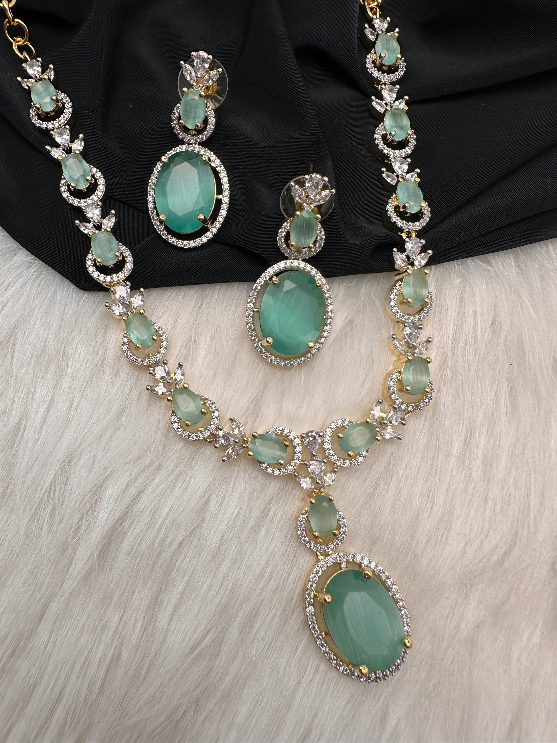 AD Color Stone Dainty Short Necklace - LightGreen