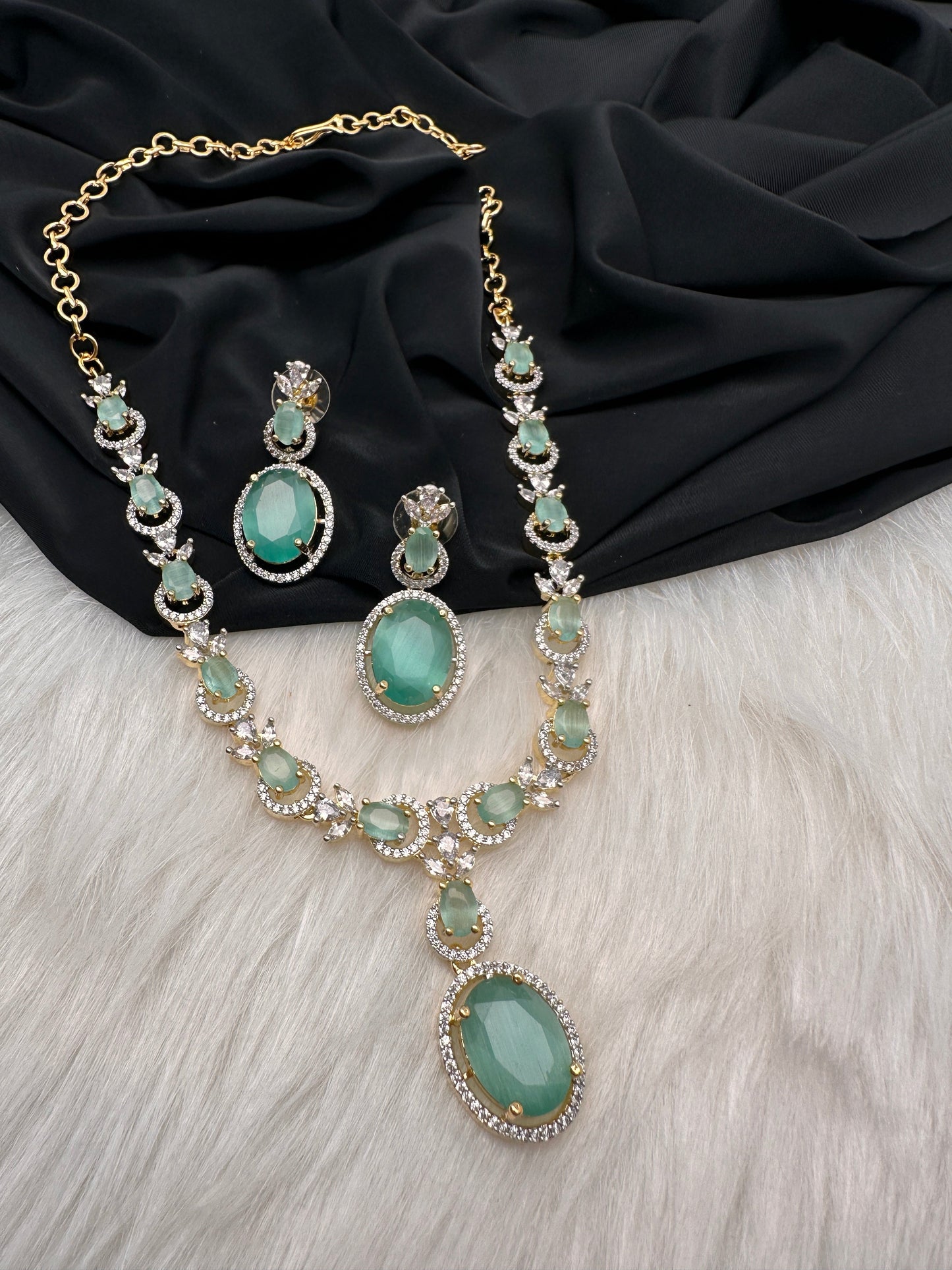 AD Color Stone Dainty Short Necklace - LightGreen