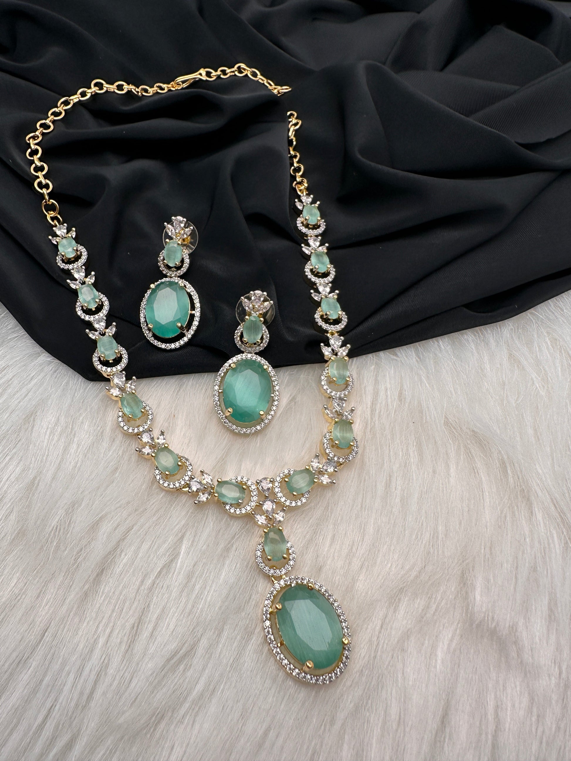 AD Color Stone Dainty Short Necklace - LightGreen