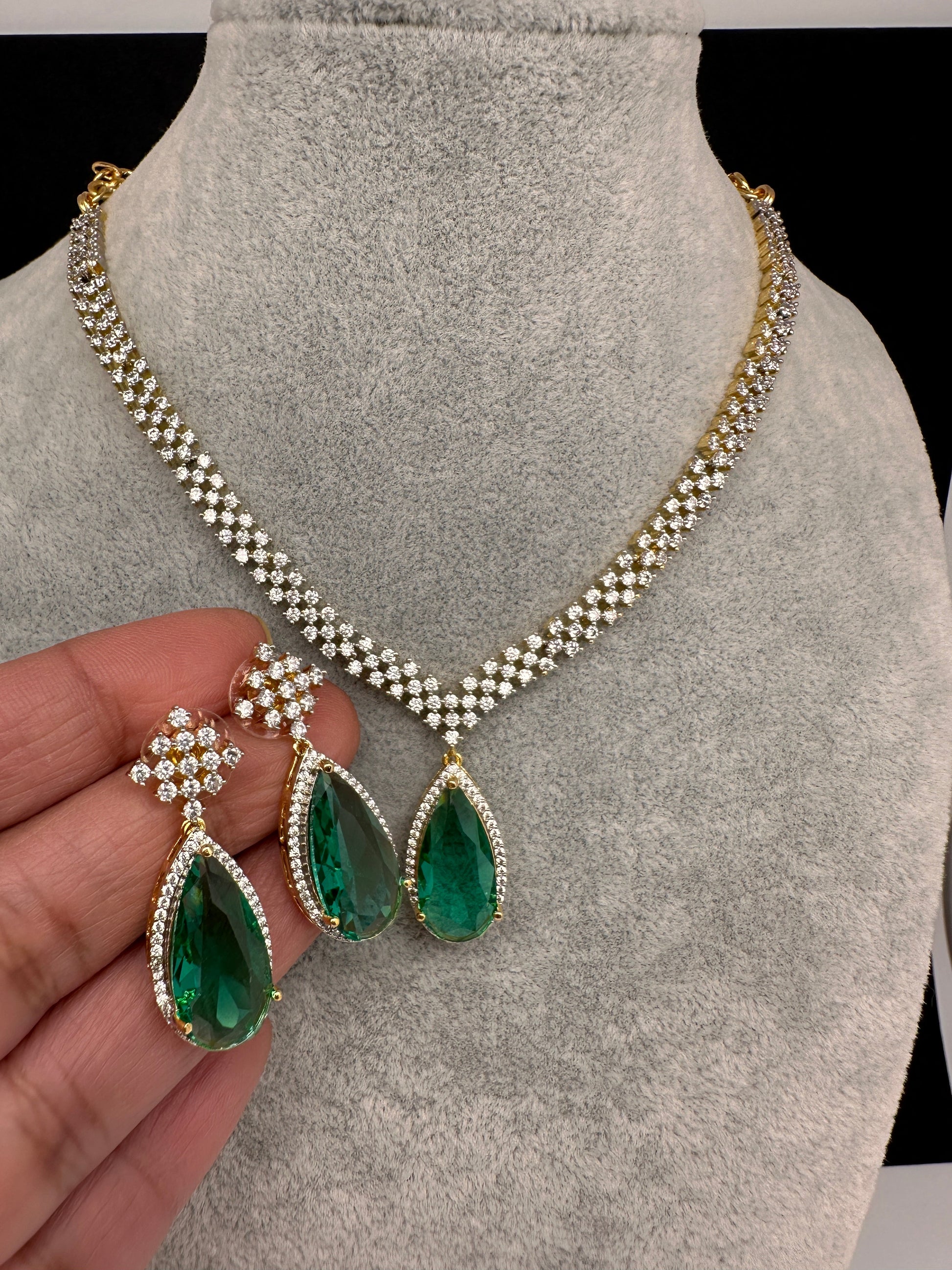 AD Color Stone Dainty Short Necklace - LightGreen