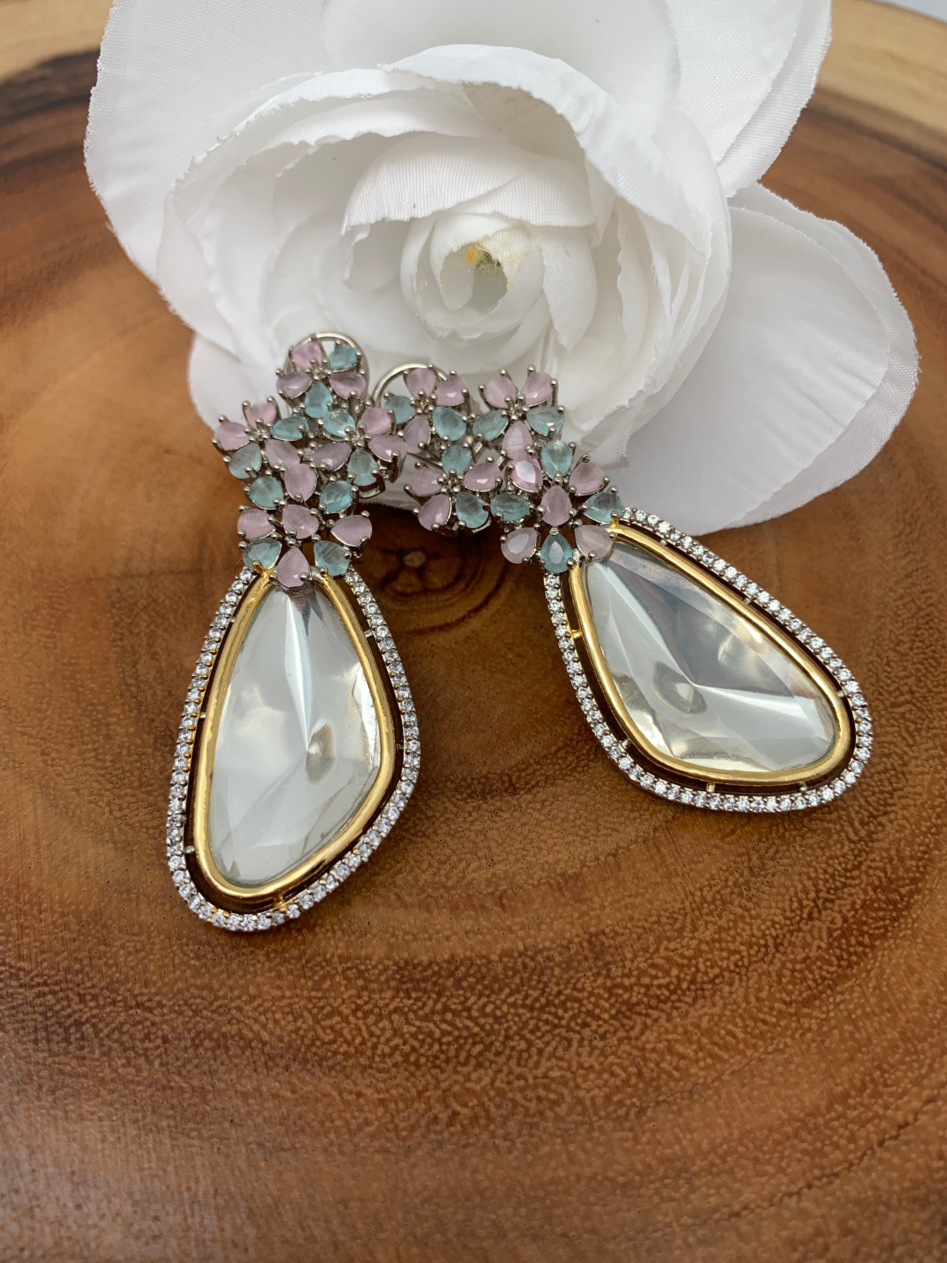 Mint moissanite hotsell
