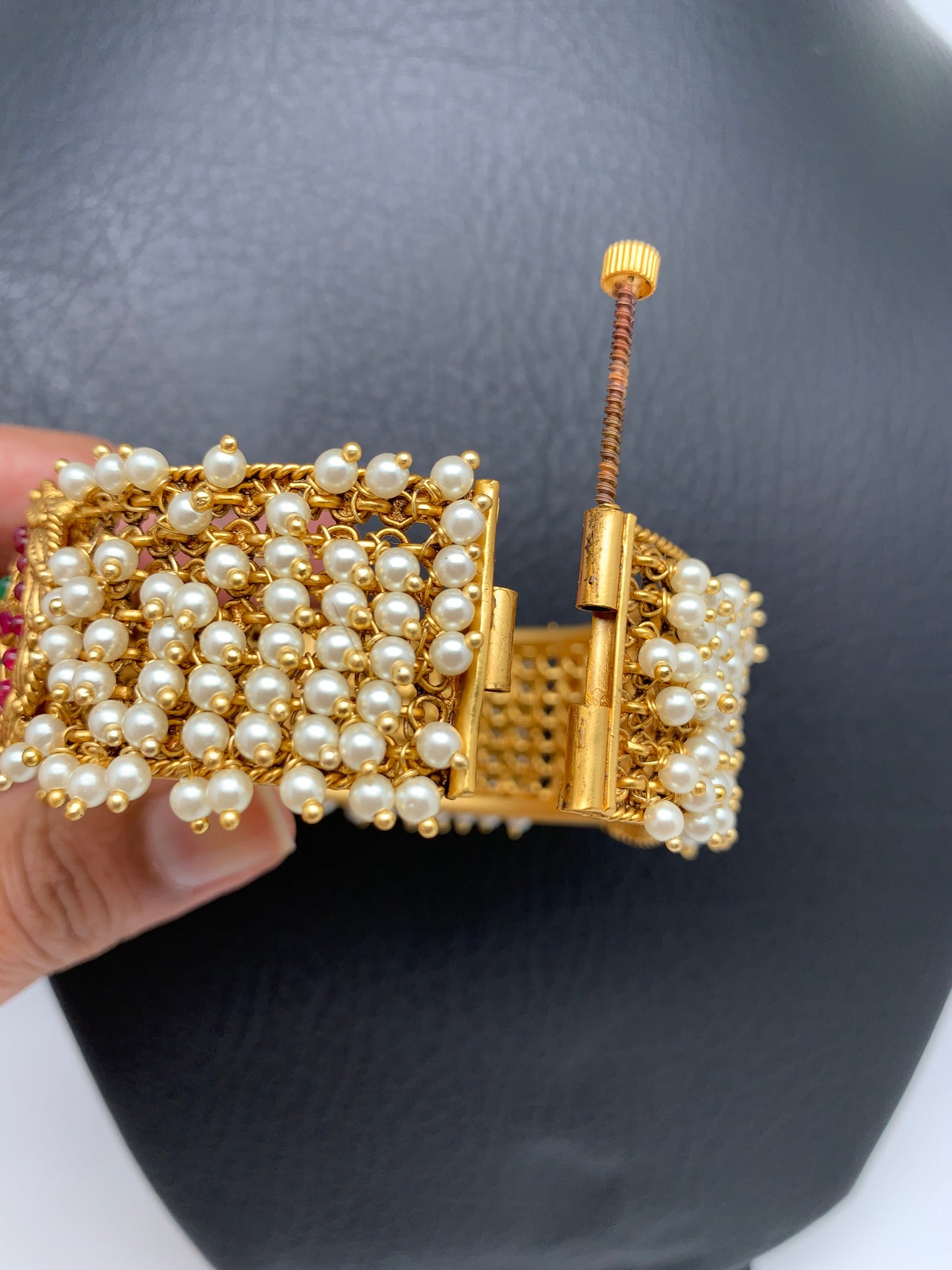 Red Green Floral Pattern Pearl Cluster Broad Openable Bangle