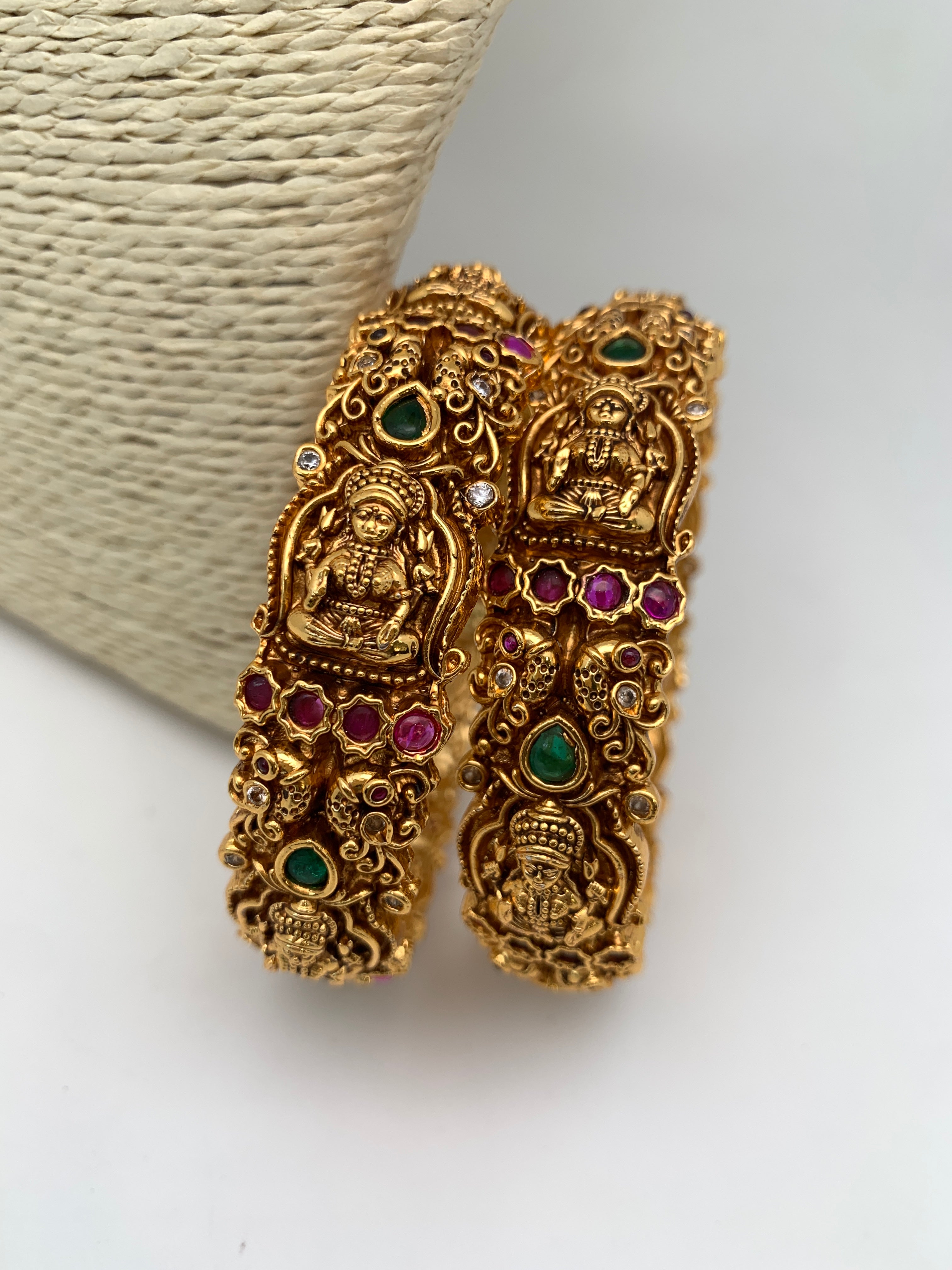 Lakshmi bangles discount