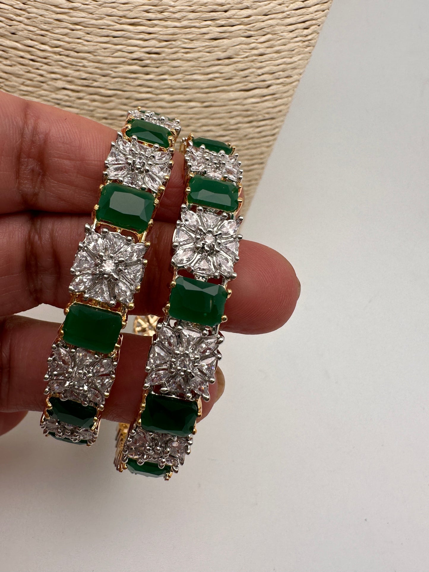 AD Emerald Green Stone Diamond Finish Floral Pattern Bangles