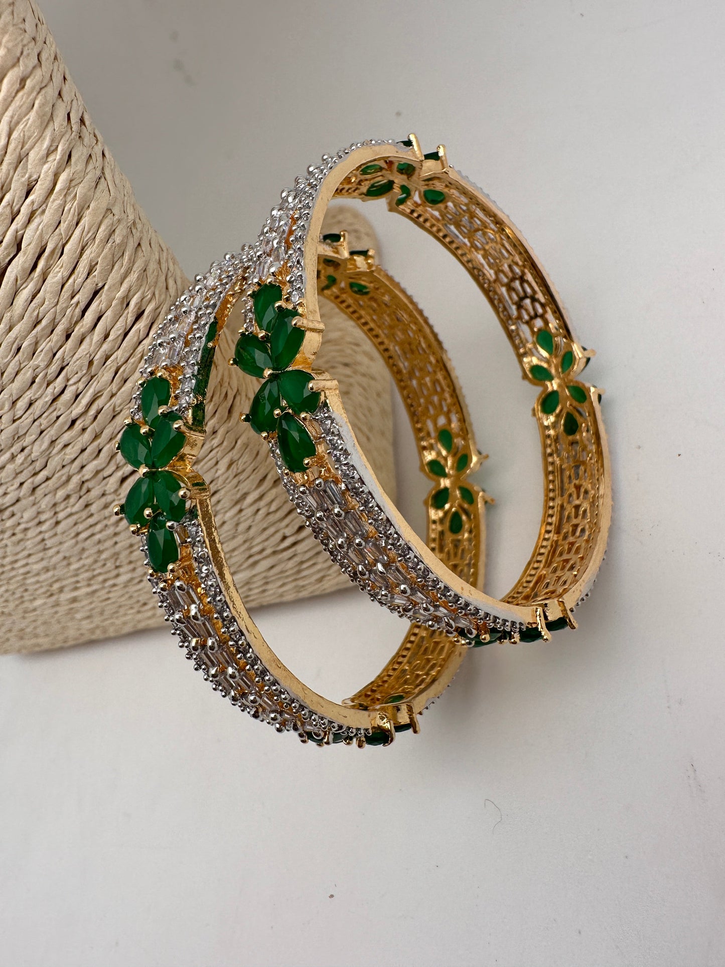 AD Emerald Green Stone Diamond Finish Floral Pattern Bangles